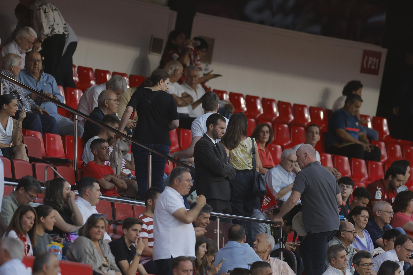 Búscate en las fotos del Sevilla -Villarreal