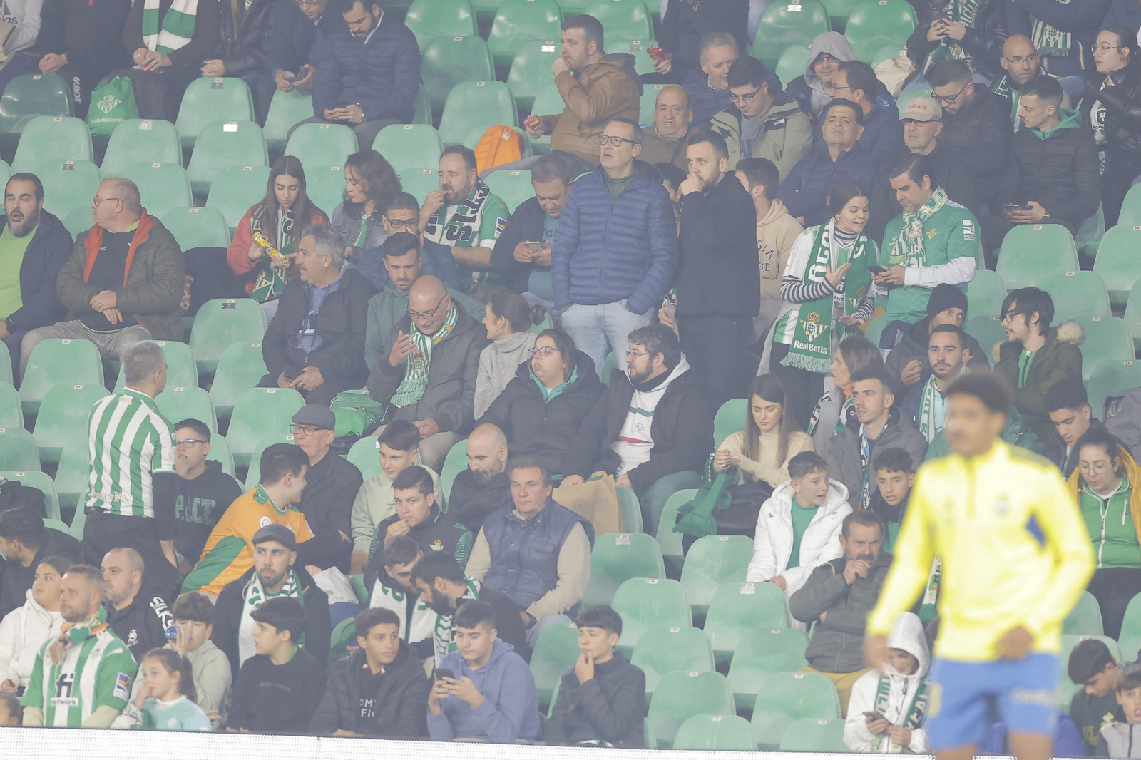 Búscate en las fotos del Betis-Las Palmas