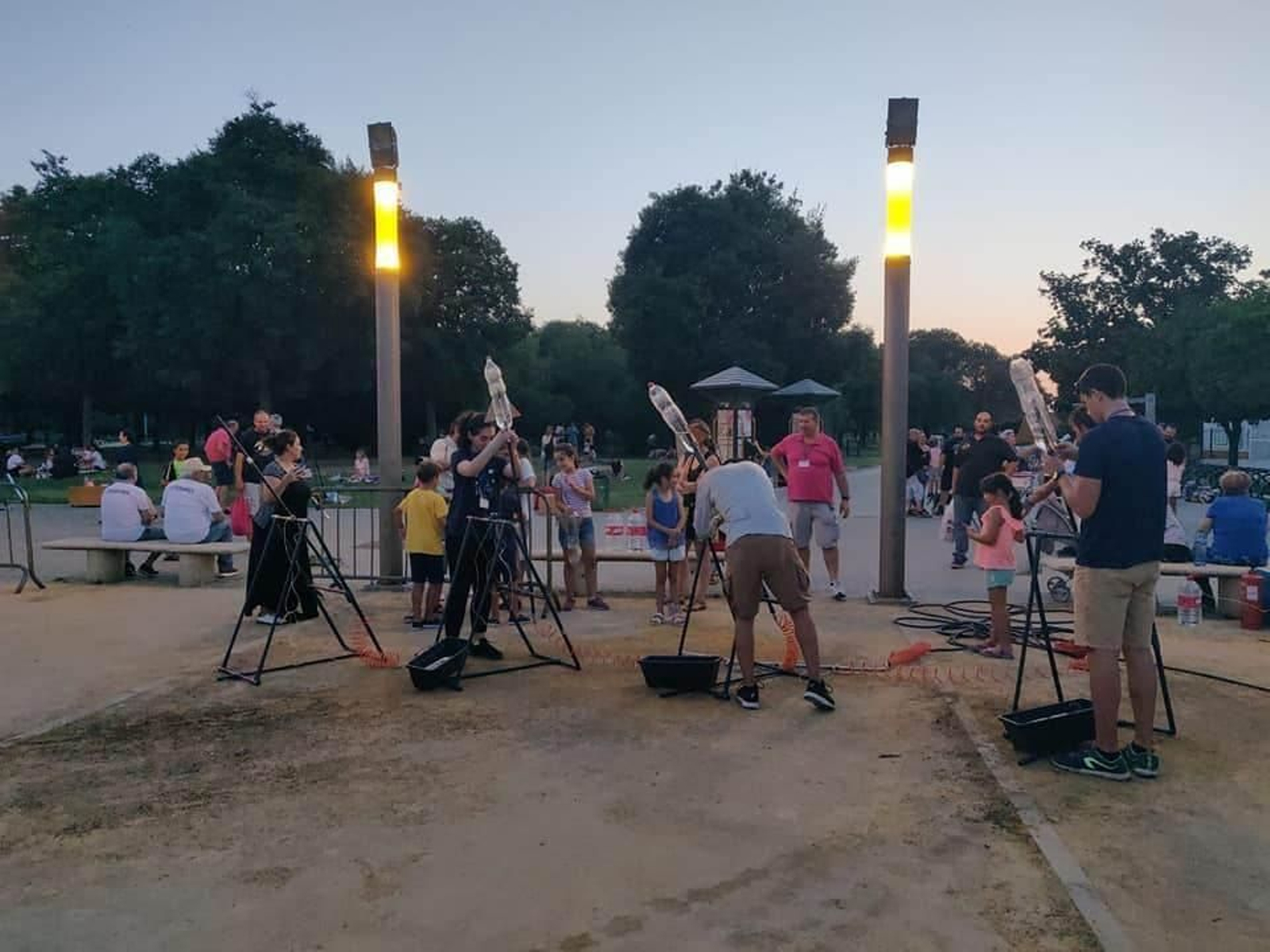 Una edición pasada de las Jornadas Astronómicas de Astromares en el Parque del Alamillo.