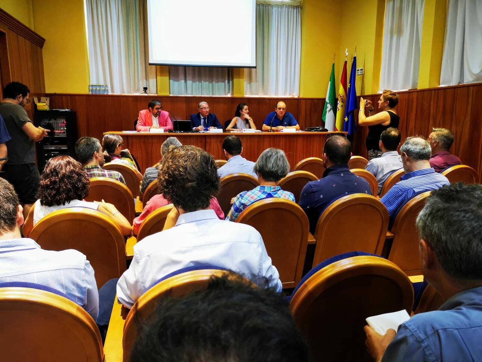 La Sala Varadero del Puerto de Almería acoge este foro.