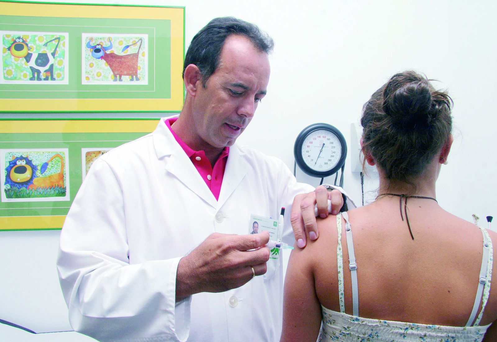 Imagen de archivo de las primeras campañas de vacunación contra el VPH en el año 2009.