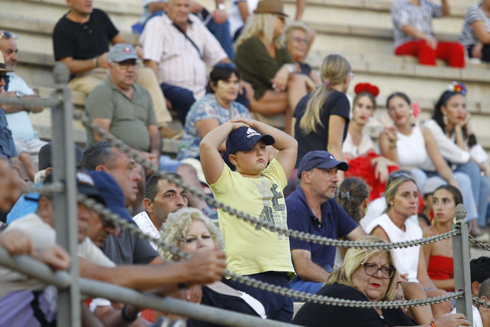 Imágenes de la corrida de toros de la Feria de Vera, con Morante de la Puebla, Emilio de Justo y Pablo Aguado