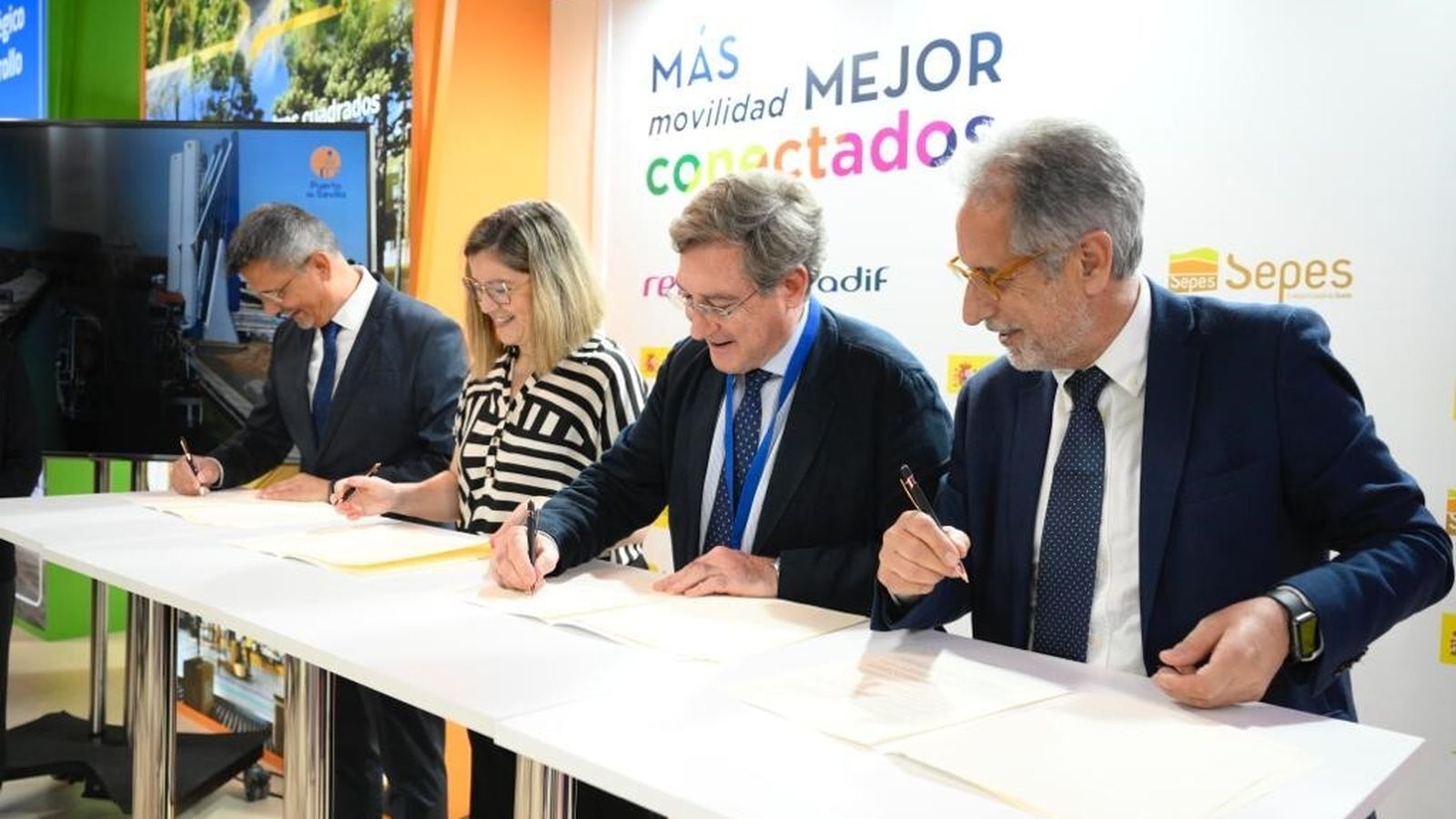 De izquierda a derecha: Francisco Javier Lafuente, María Luisa Domínguez, Rafael Carmona y Juan Fernández.