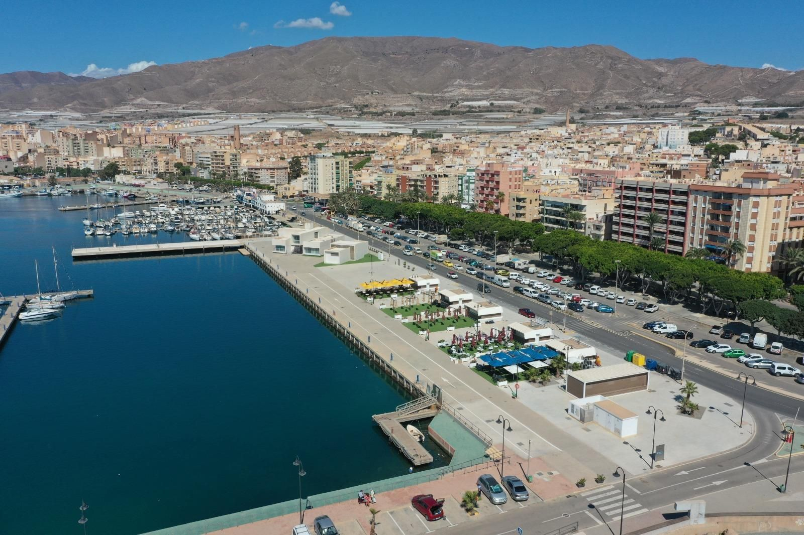 Imagen aérea del Puerto de Adra.