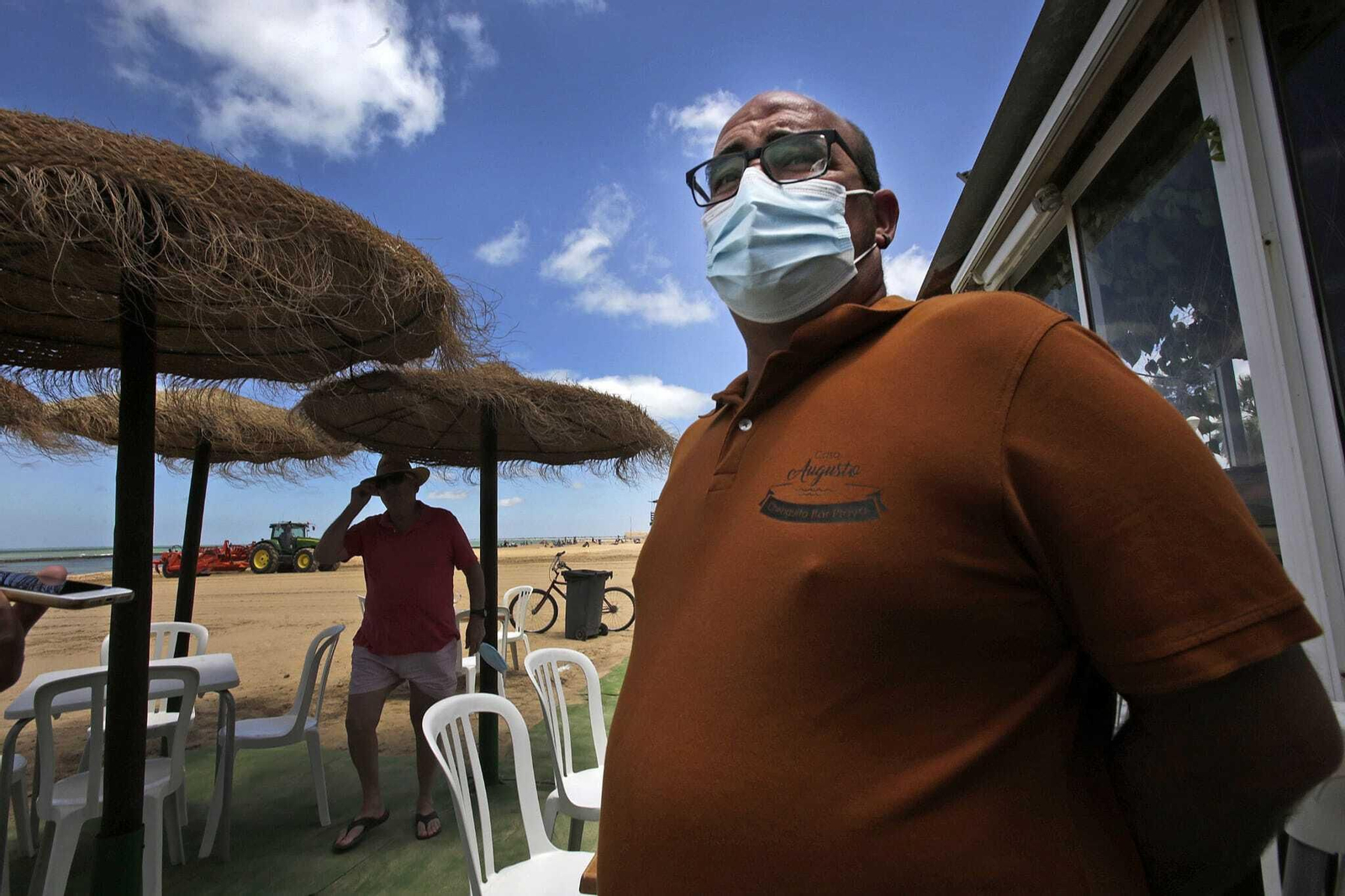 Sevillanos en la playas de Cádiz