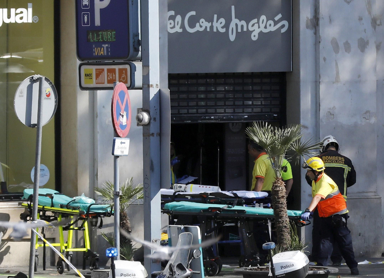 Las imágenes del atropello masivo en Barcelona