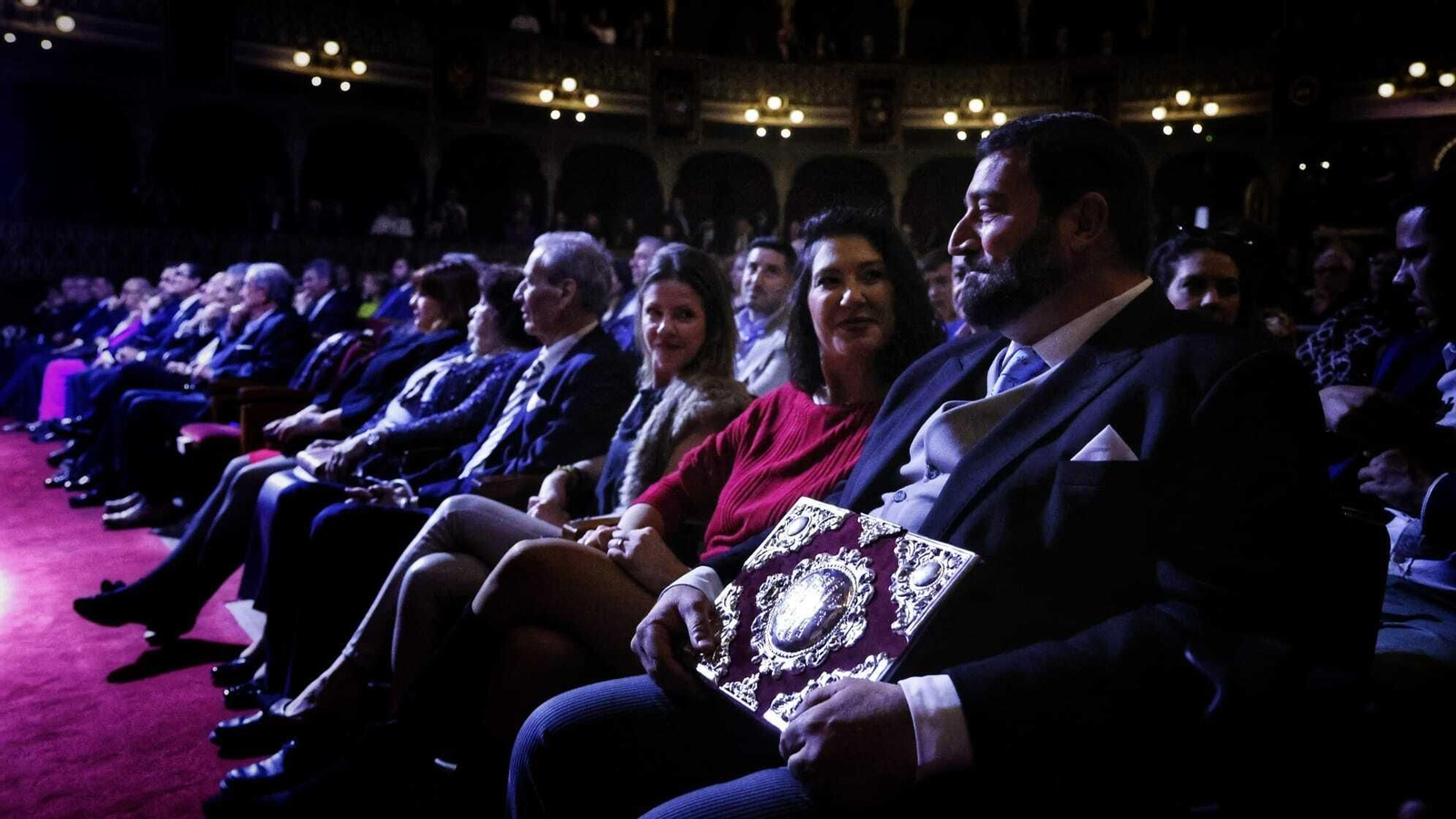 Todas las imágenes del Pregón de Fernando Díaz de la Semana Santa de Cádiz 2024