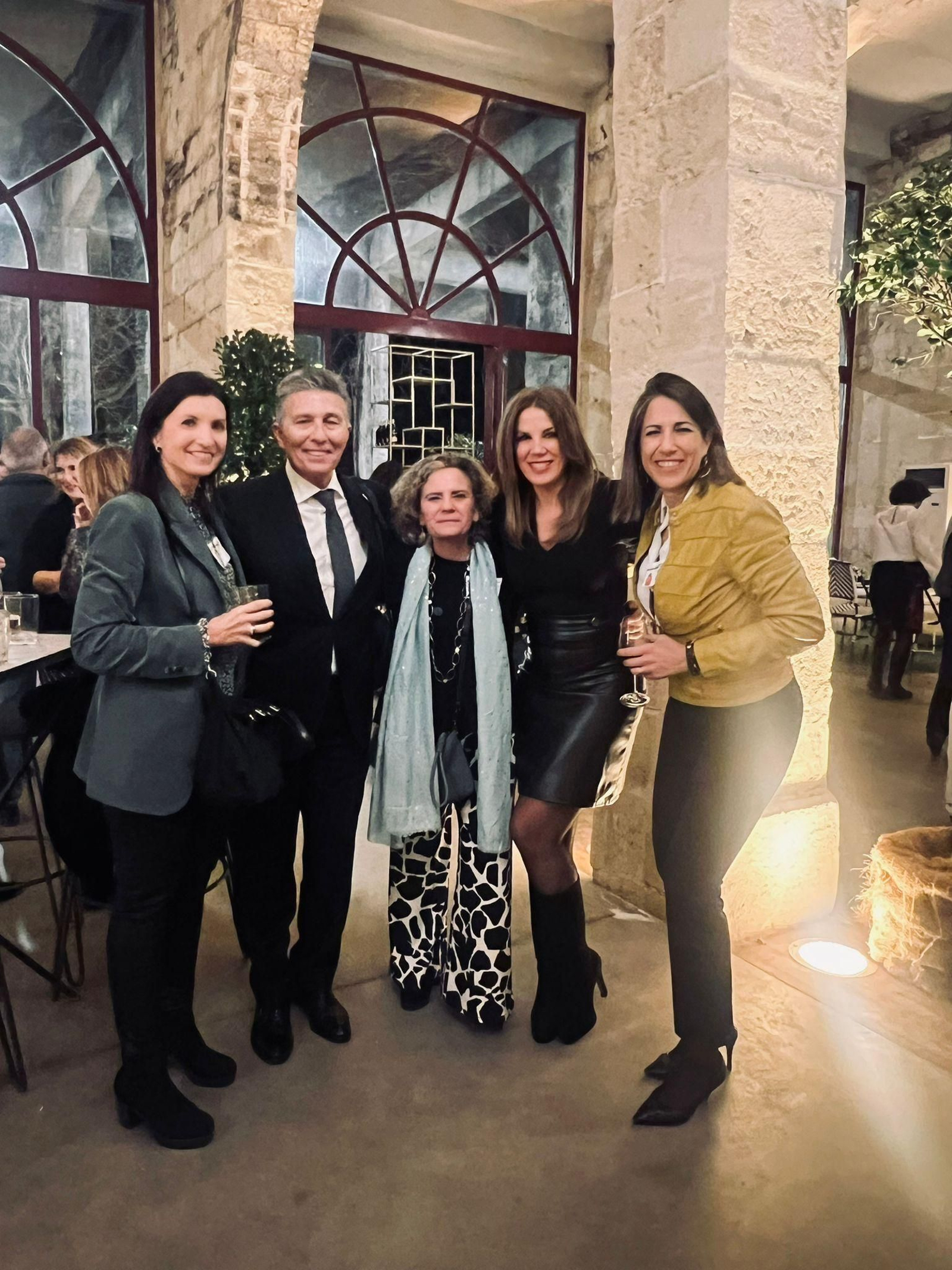 Así fue el gran encuentro por el 75 aniversario del colegio Jesús-María 'El Cuco' en Jerez Así fue el gran encuentro por el 75 aniversario del colegio Jesús-María 'El Cuco' en Jerez