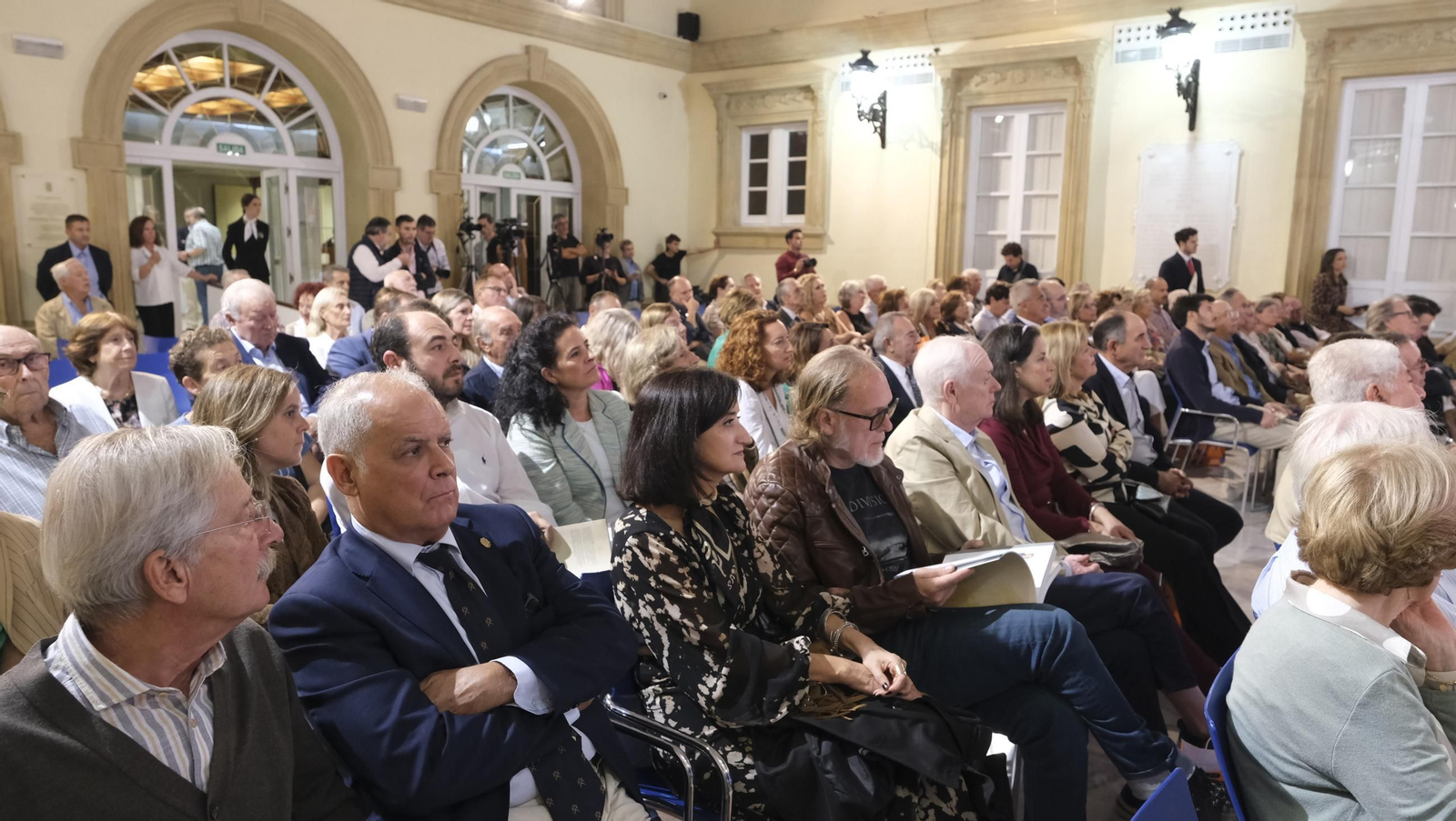 La presentación del libro 'Los Presidentes de la Diputación de Almería', en fotos