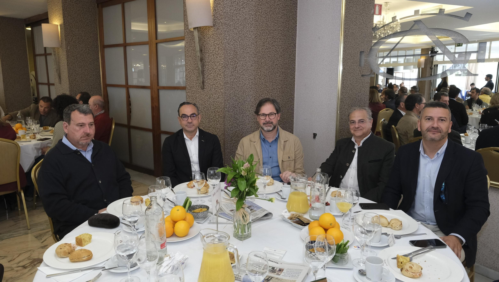 Desayuno coloquio de Grupo Joly y Cajasur, con la participación del ponente Enrique de los Ríos