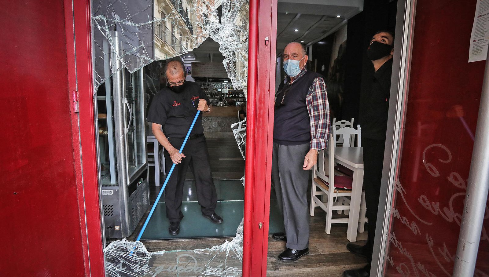 Los asaltos violentos a la propiedad aumentaron en Jerez. En la imagen, robo en Casa Juan.