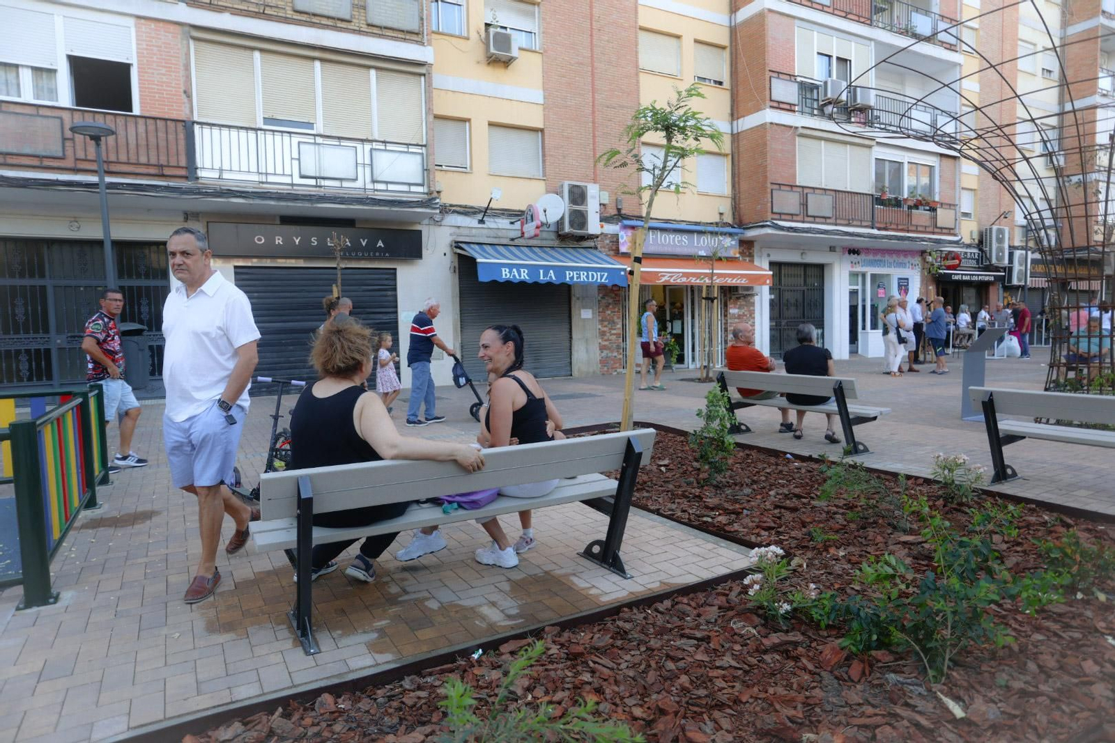 Imágenes de la inauguración de la remodelación de la zona de la antigua Fábrica de Harina en el Barrio de Las Colonias