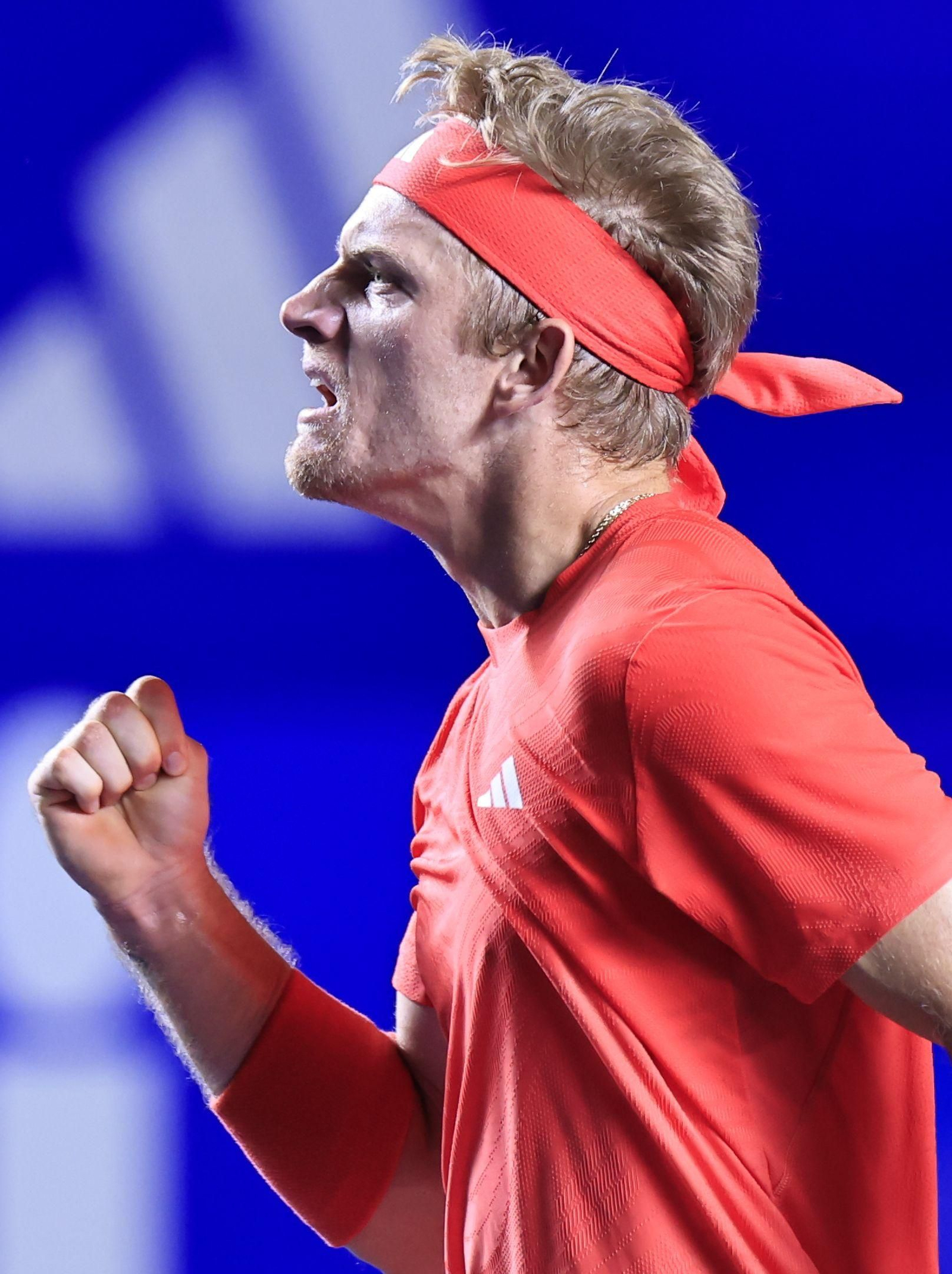 Un mágico Davidovich tumba a Shapovalov y está en la final de Acapulco Un mágico Davidovich tumba a Shapovalov y está en la final de Acapulco