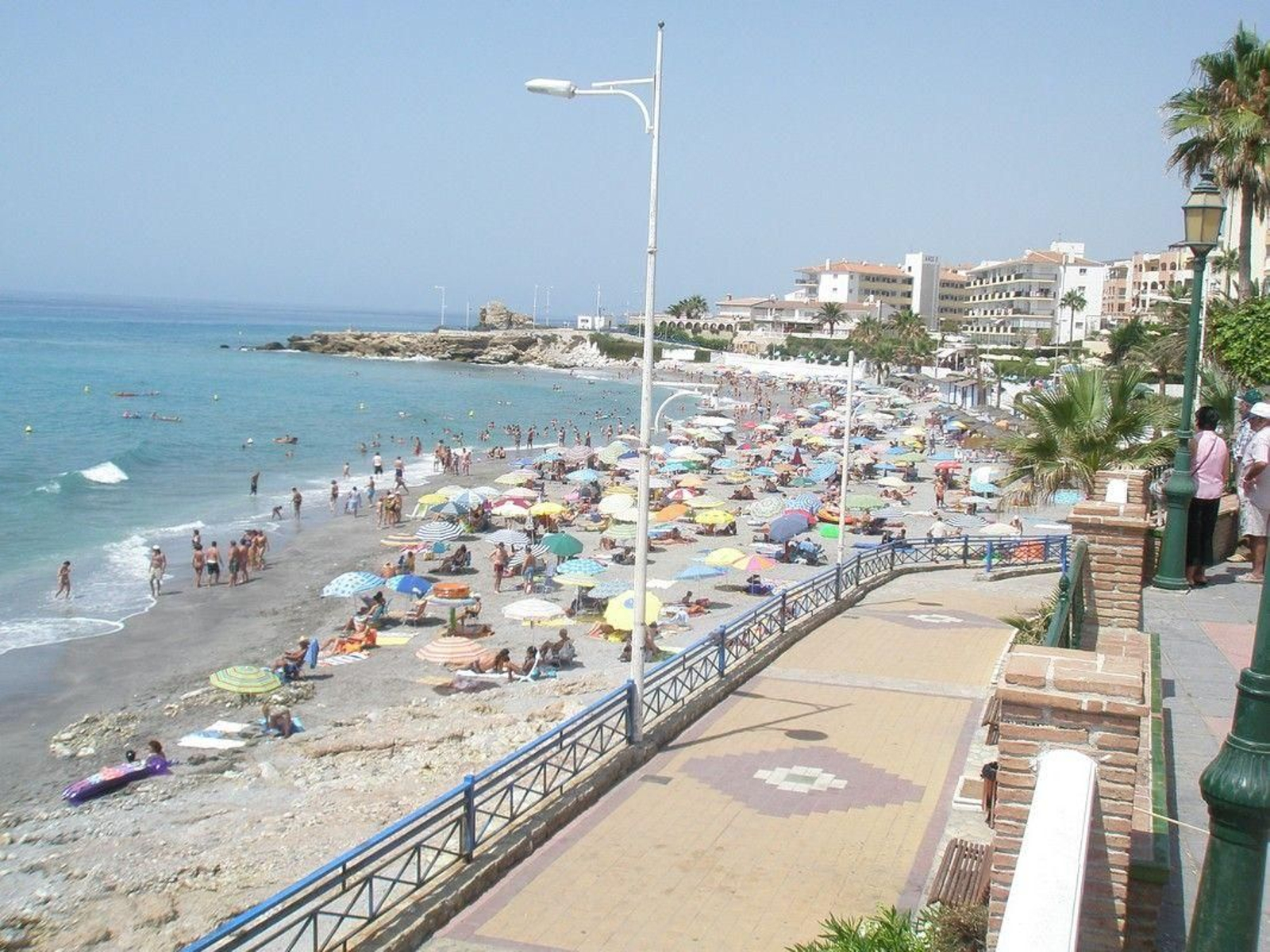 Playa de la Torrecilla, en Nerja.