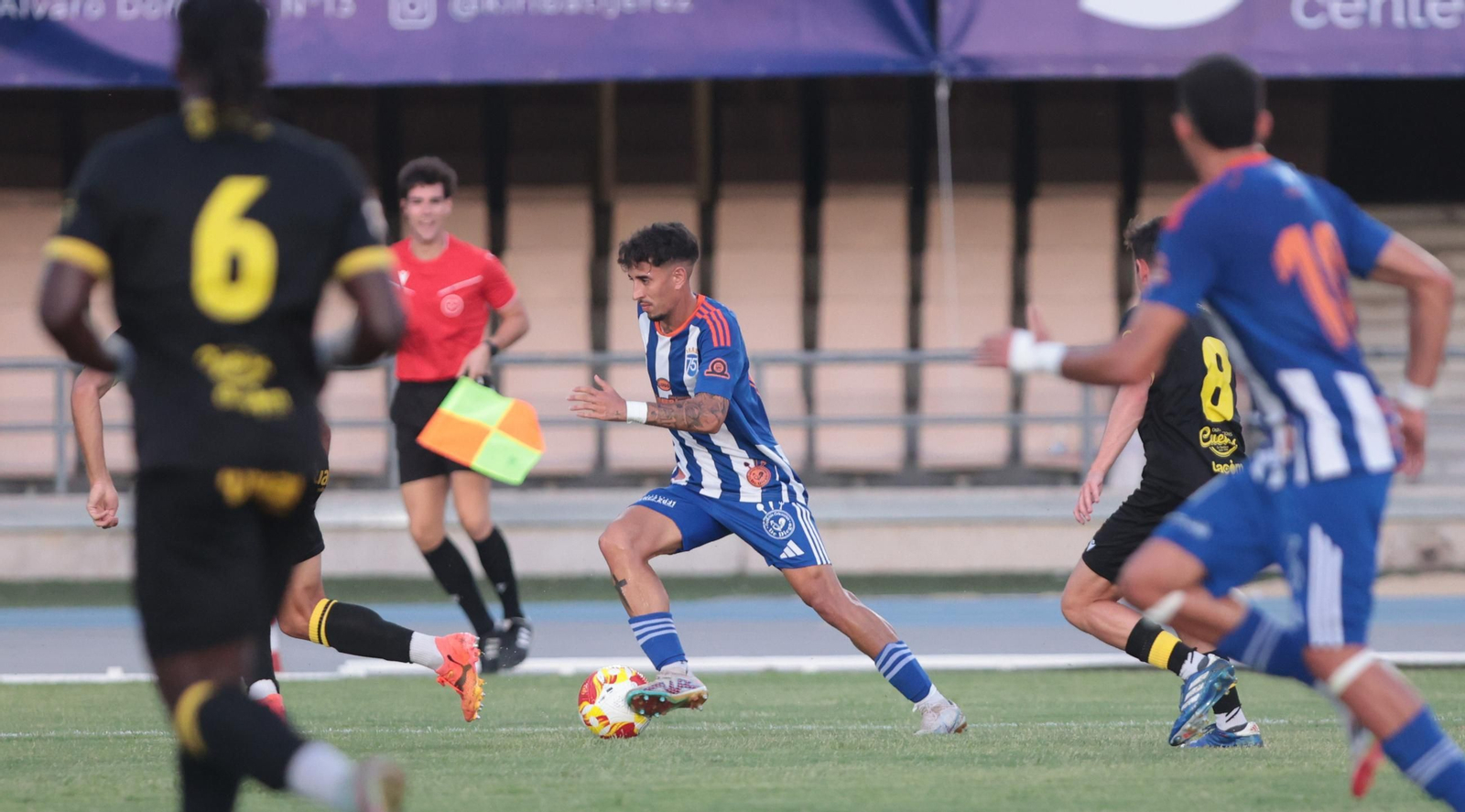 Imágenes del X Trofeo Rafa Verdú entre Xerez CD y Sanluqueño en Chapín