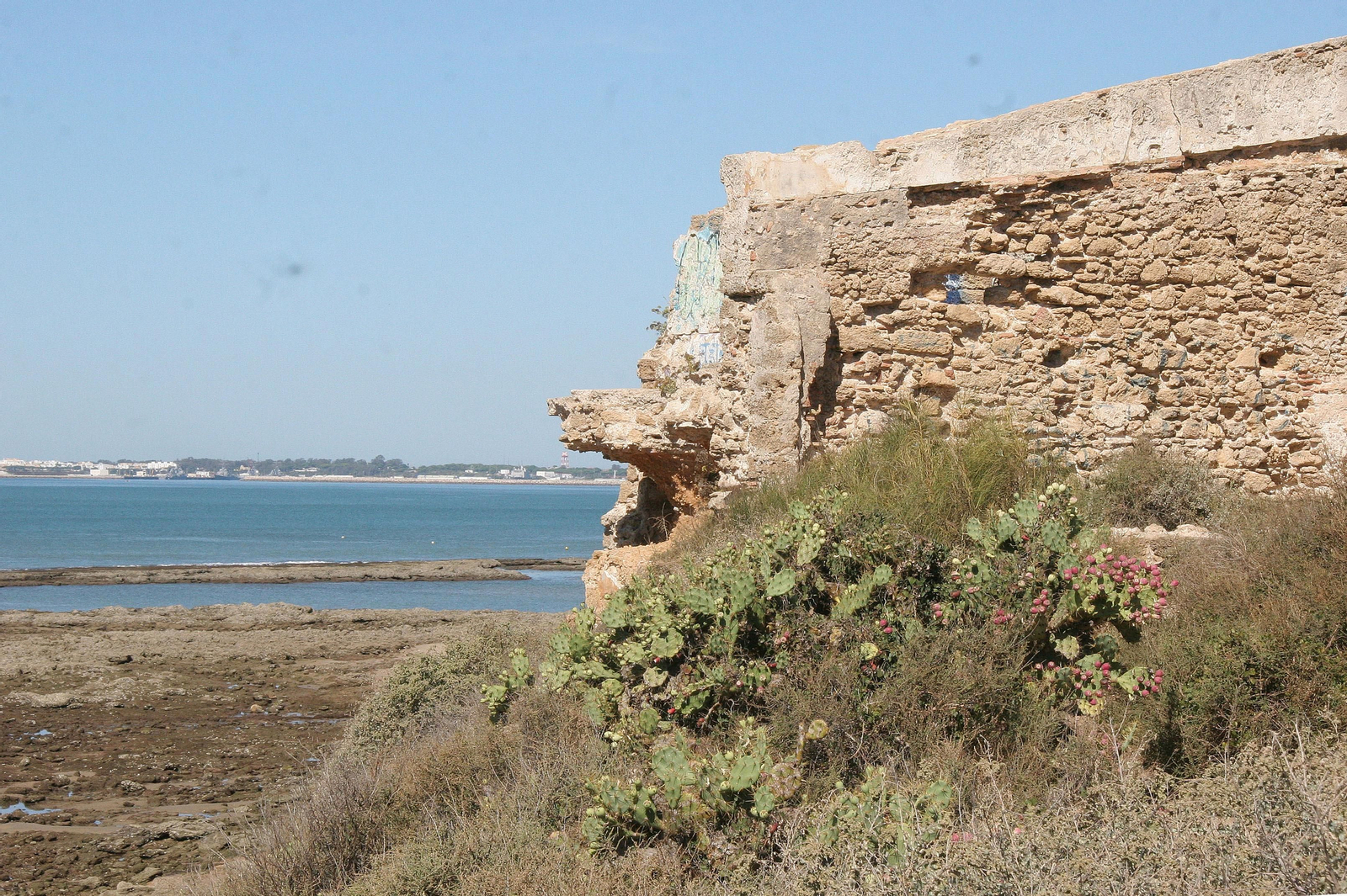 Imágenes del estado de conservación de las murallas de El Puerto