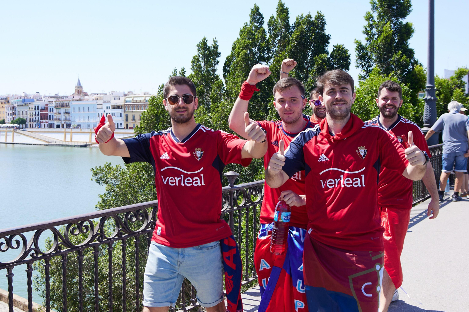 Las fotos de aficionados de Real Madrid y Osasuna el día de la final de Copa en Sevilla