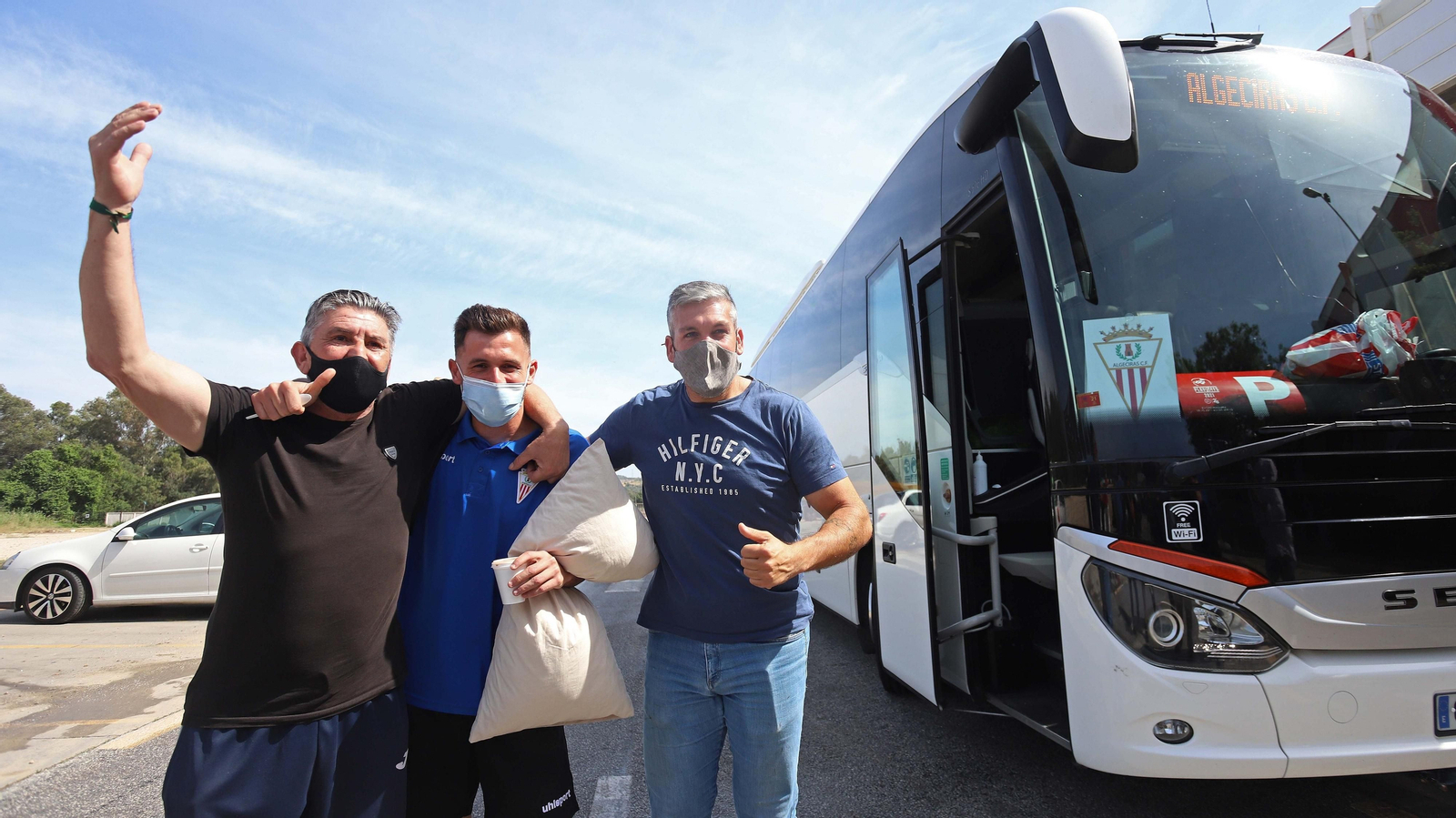Fotos de la salida del Algeciras a la final del playoff de ascenso a Segunda