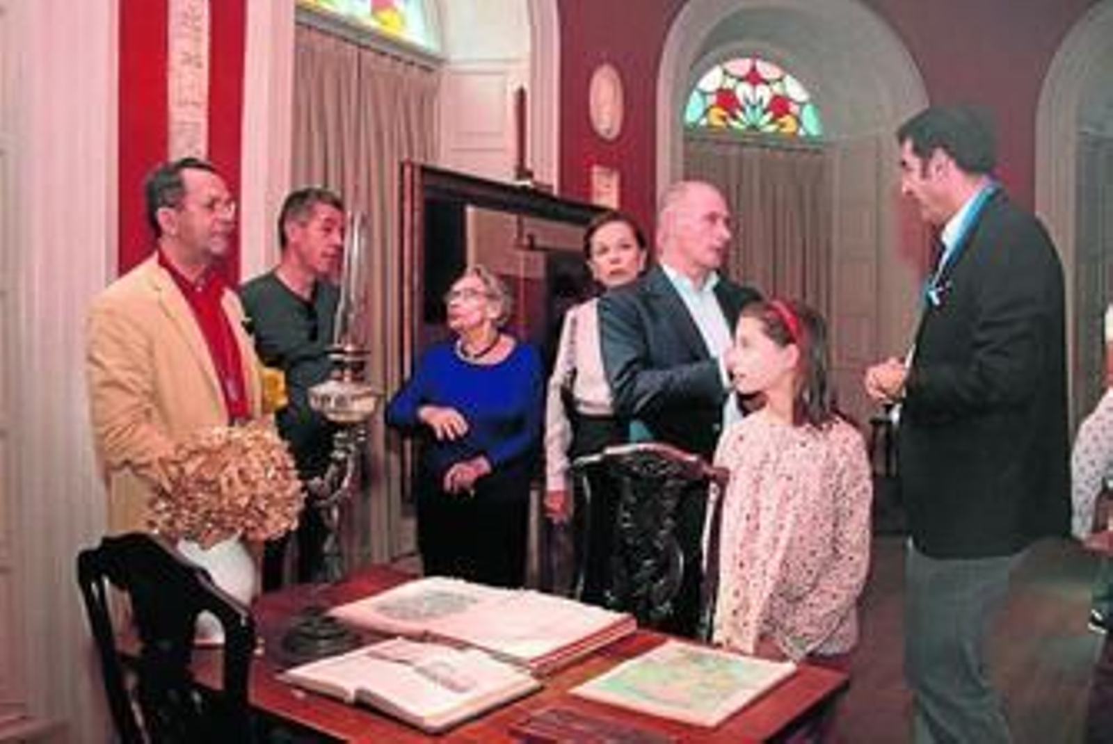 Visita de Christine, Almine y Bernard Ruiz Picasso, ayer, a la Casa Natal.