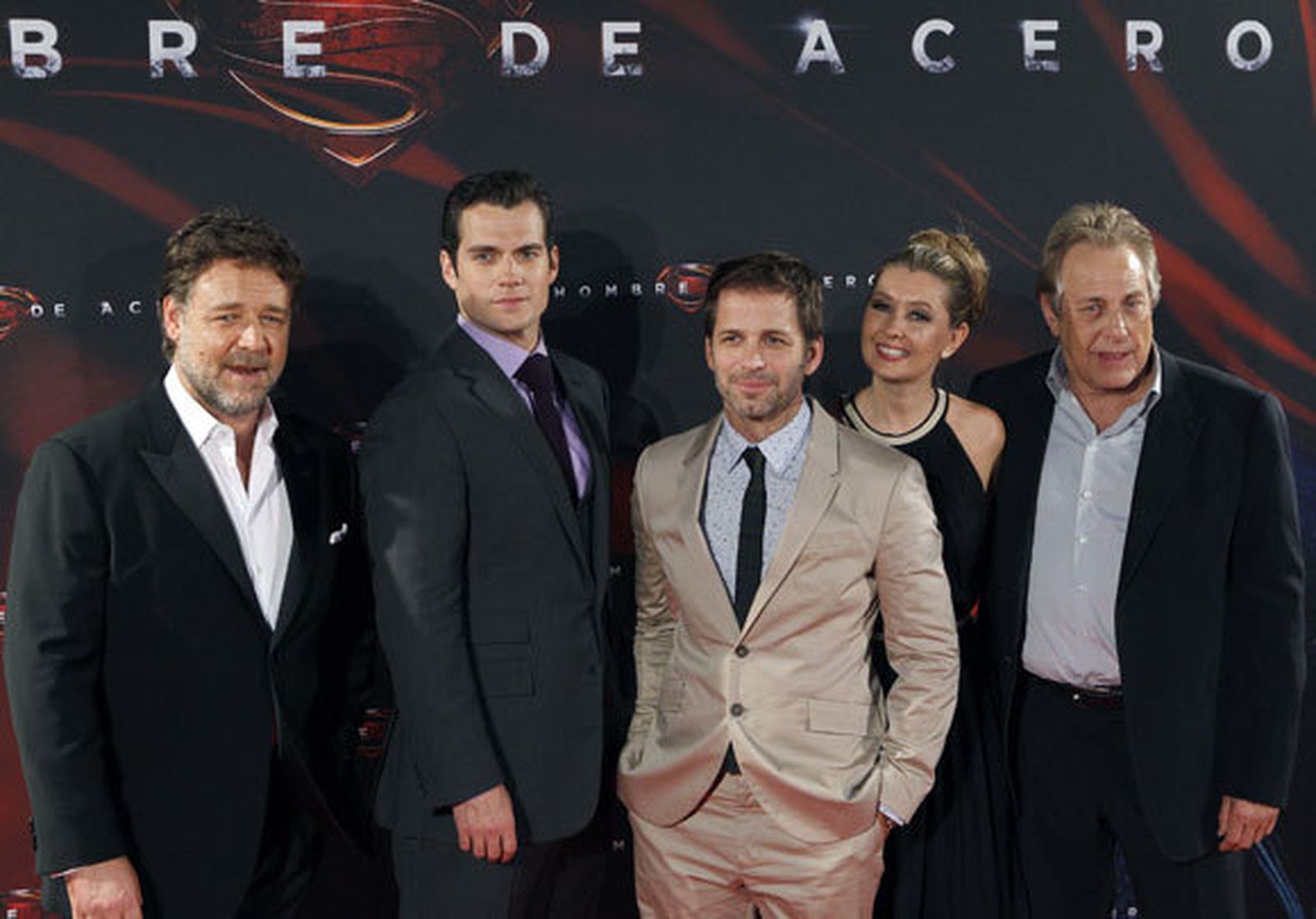 Snyder: "Los superhéroes ayudan a creer que el mundo está bajo control"