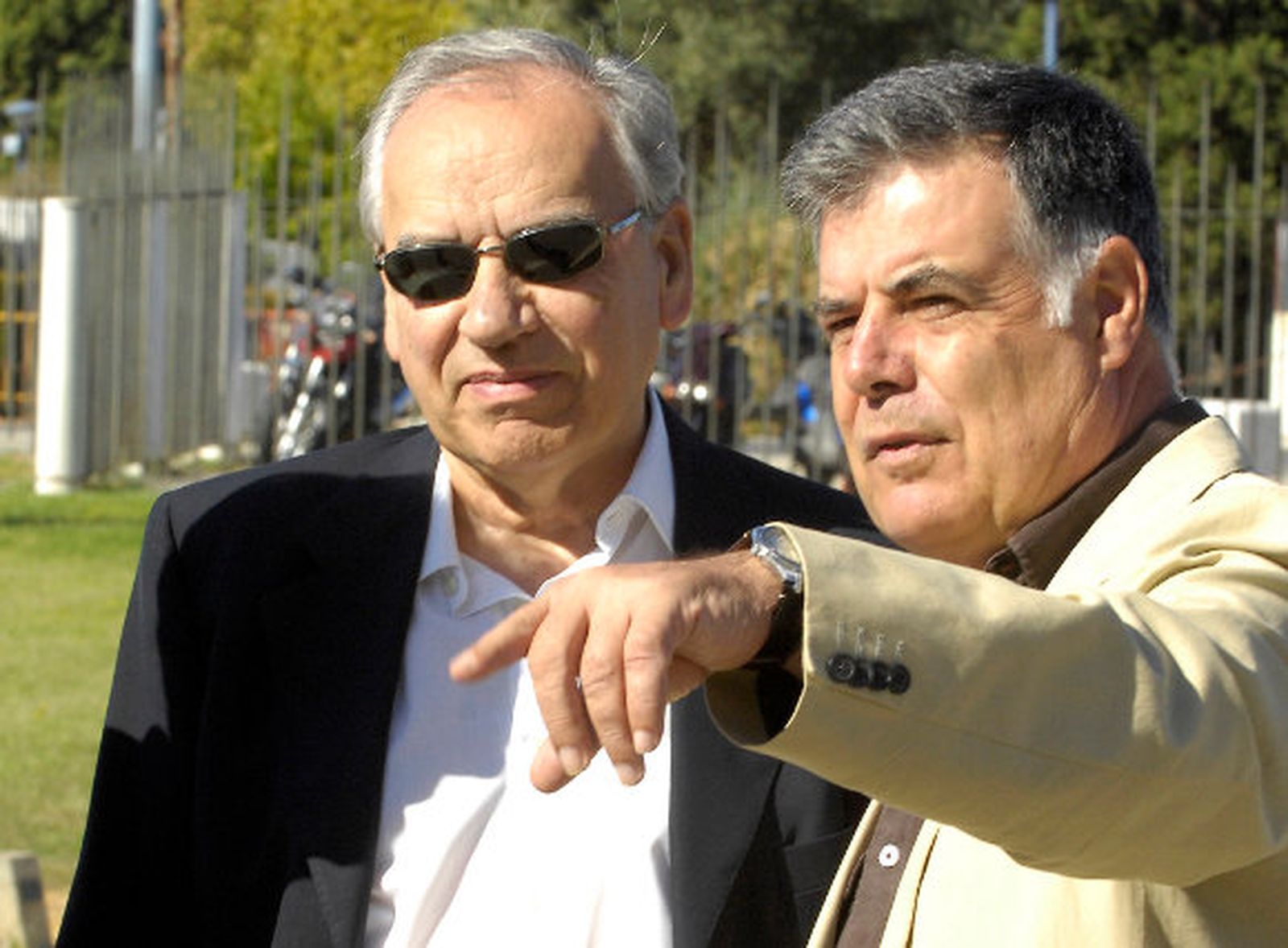 Guerra: "Zoido trae la Davis y quiere que la pague otro"