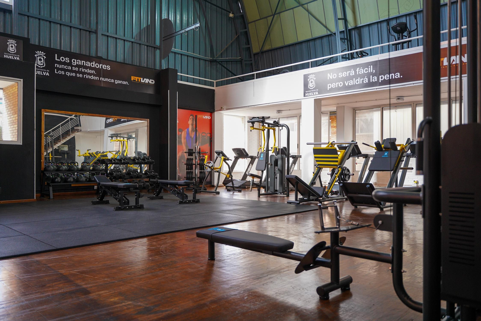 Sala de musculación del Polideportivo Municipal Andrés Estrada tras la remodelación.