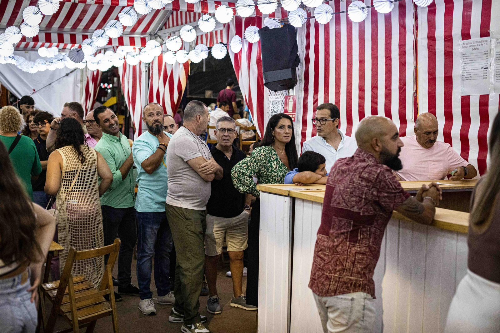 Búscate en las imágenes del viernes de Feria en San Fernando