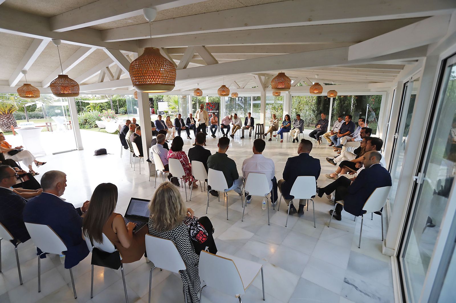 Imágenes del debate de "La Noche de los Frutos Rojos"
