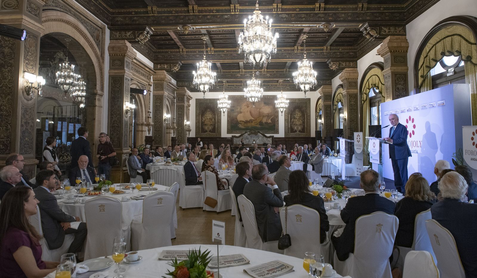 Imágenes del Foro Joly con el director de la Real Academia Española, Santiago Muñoz Machado