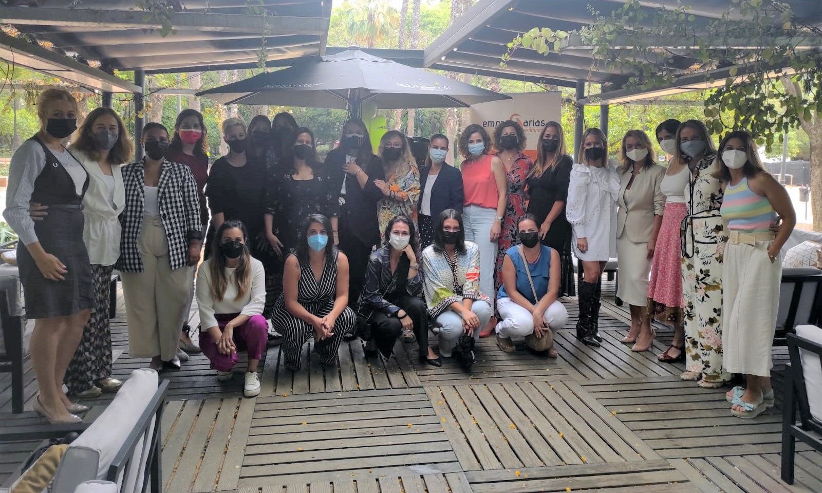 Foto de familia del primer networking presencial de las Empresarias Sevillanas.