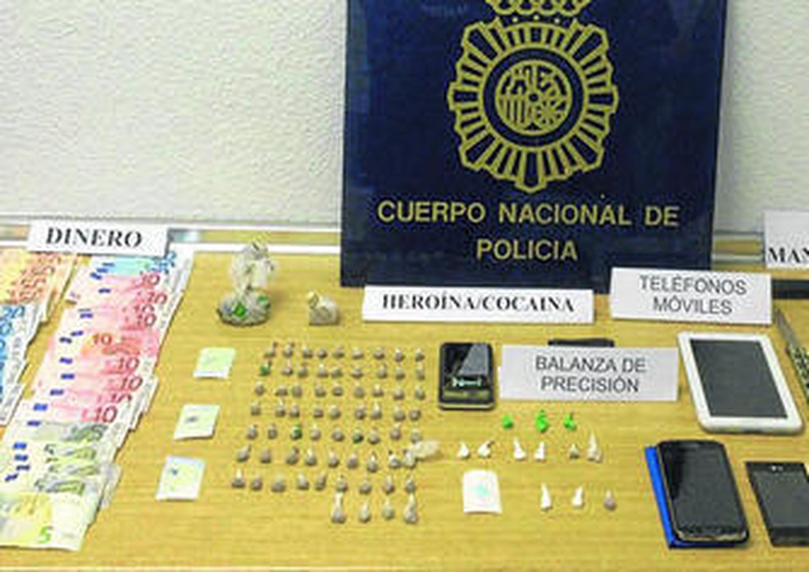 Parte de la droga incautada por la Policía en La Línea.
