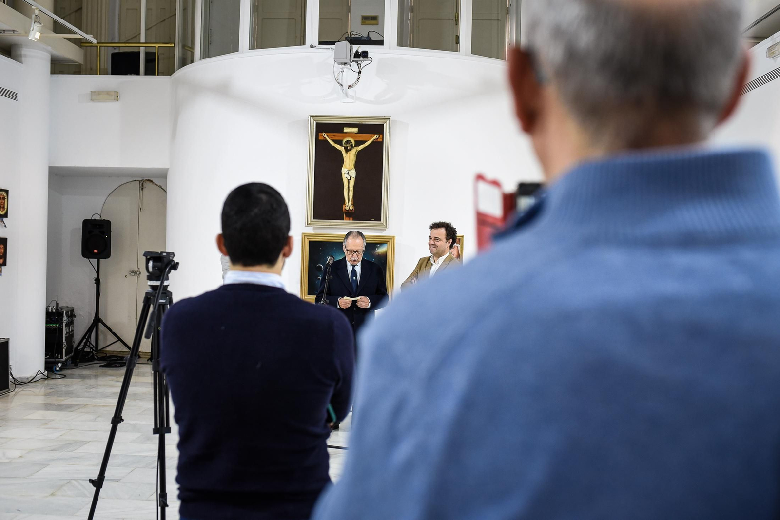 Imágenes de la inauguración de la exposición "Por Huelva y su Semana Santa"