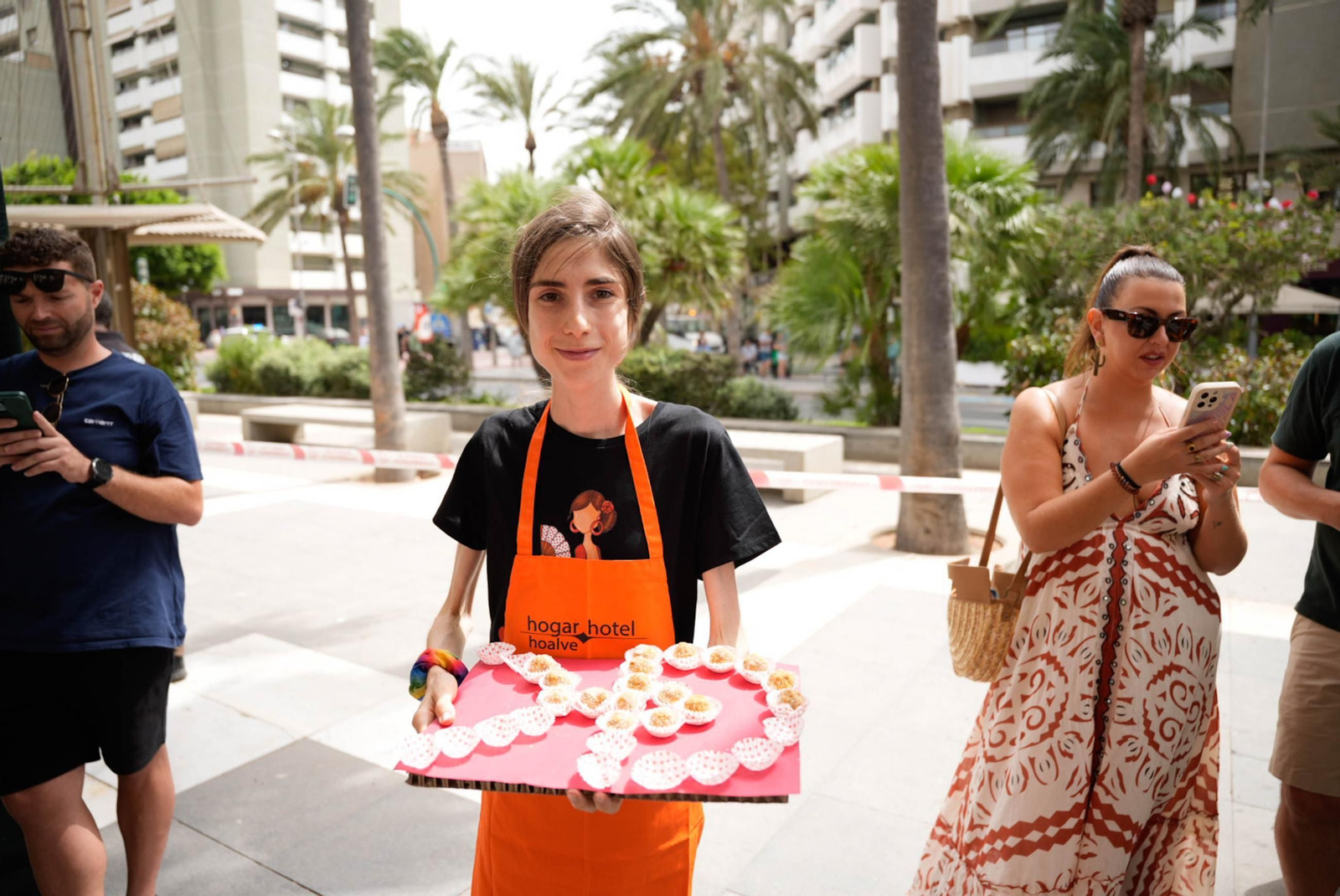 La Cofradía del Tomate y la semifinal del concurso gastronómico de la Feria de Almería, en imágenes
