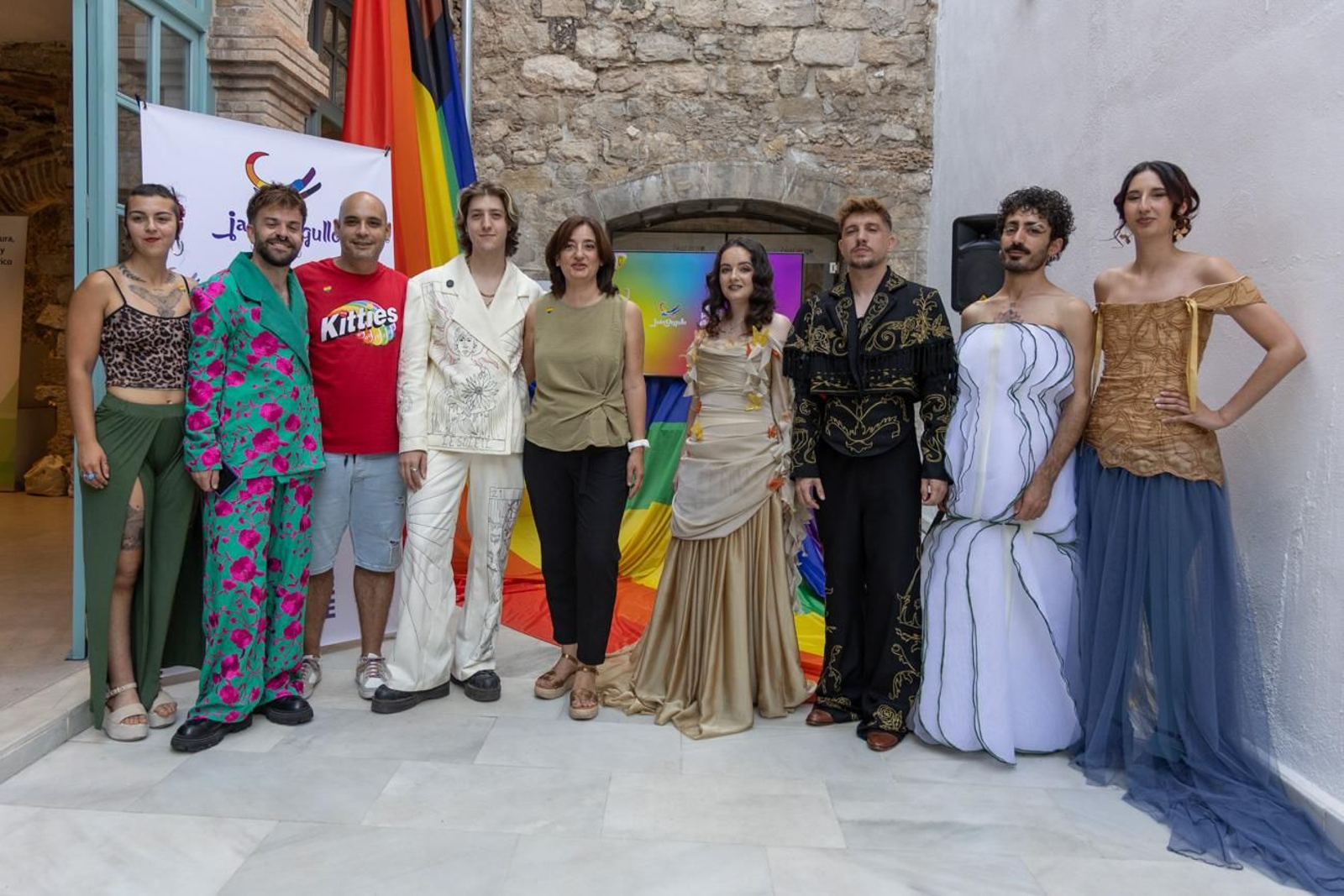 Alberto Batres, el diseñador jiennense presenta sus creaciones en el evento en el que se aborda cómo performar el género a través de la moda