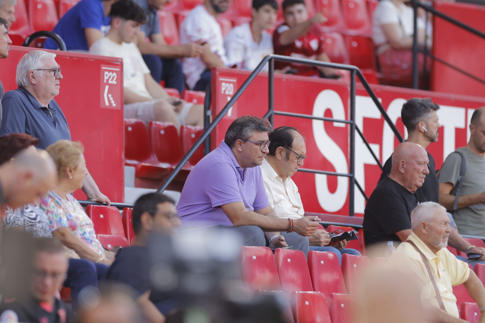 Búscate en las fotos del Sevilla-Almería