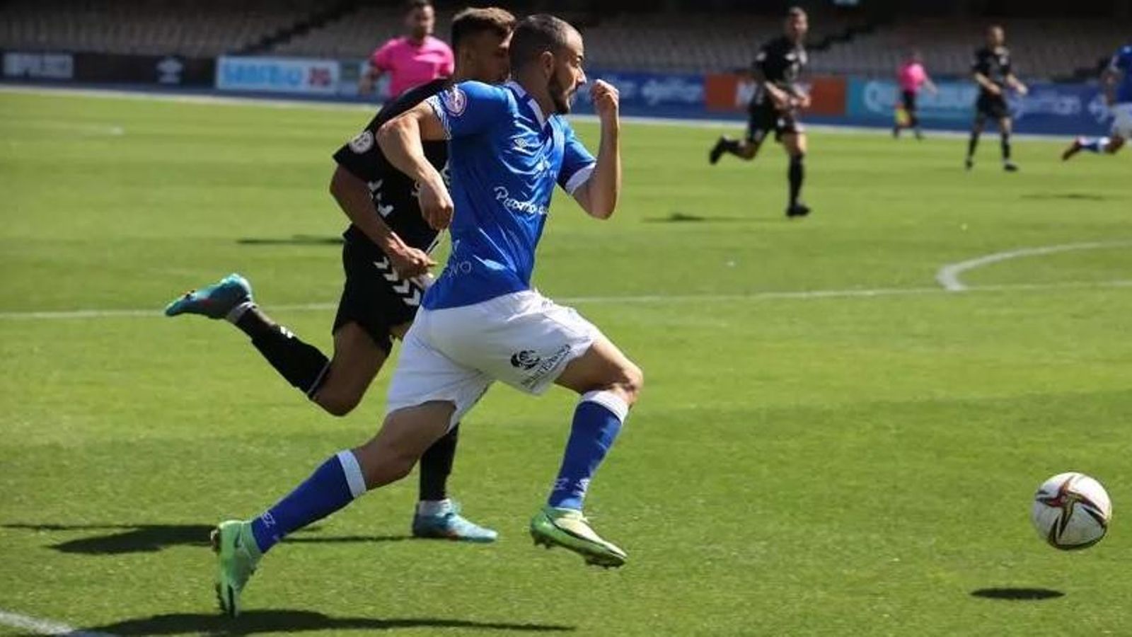 Jacobo, en Chapín ante el Tamaraceite en uno de sus últimos partidos como xerecista en el curso 21/22 en Segunda RFEF.