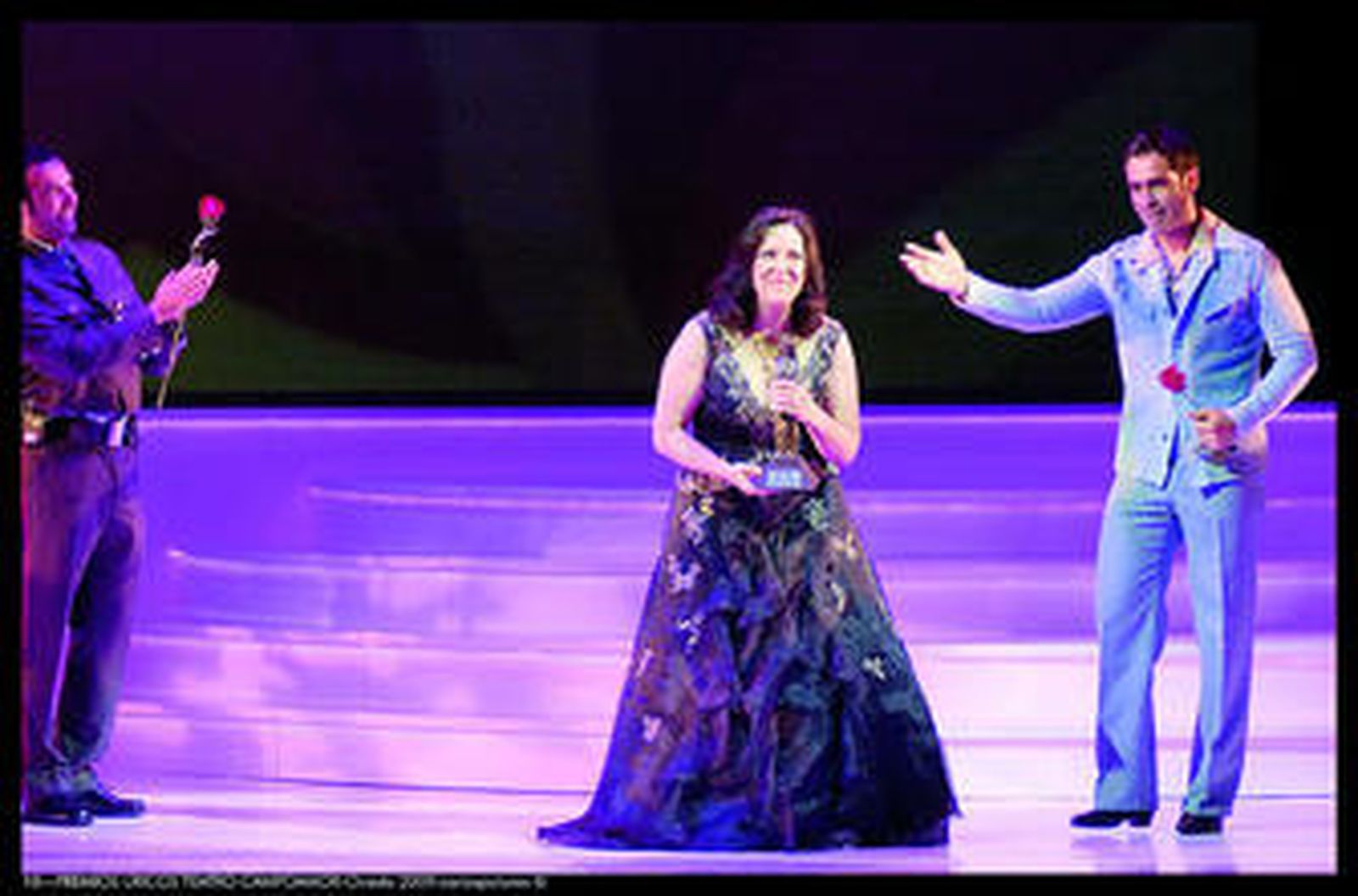 Ismael Jordi, a la derecha, durante la gala de entrega de los Premios Líricos Teatro Campoamor de Oviedo.