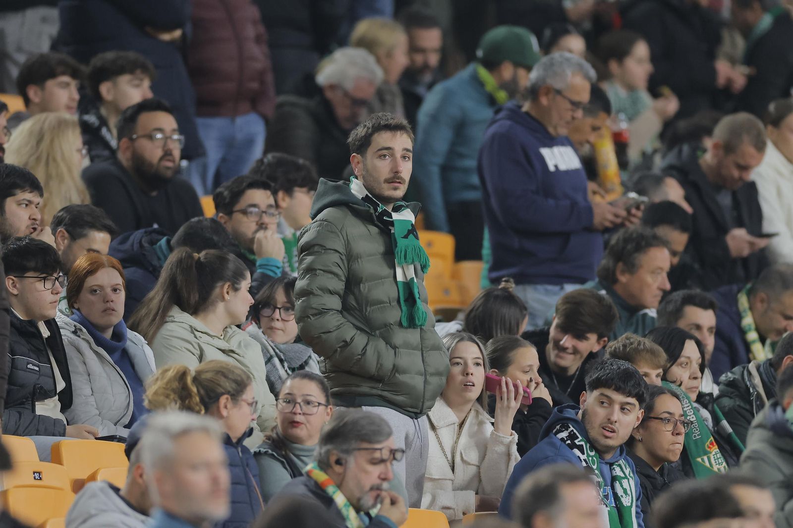 Búscate en las fotos del Betis - Utrecht