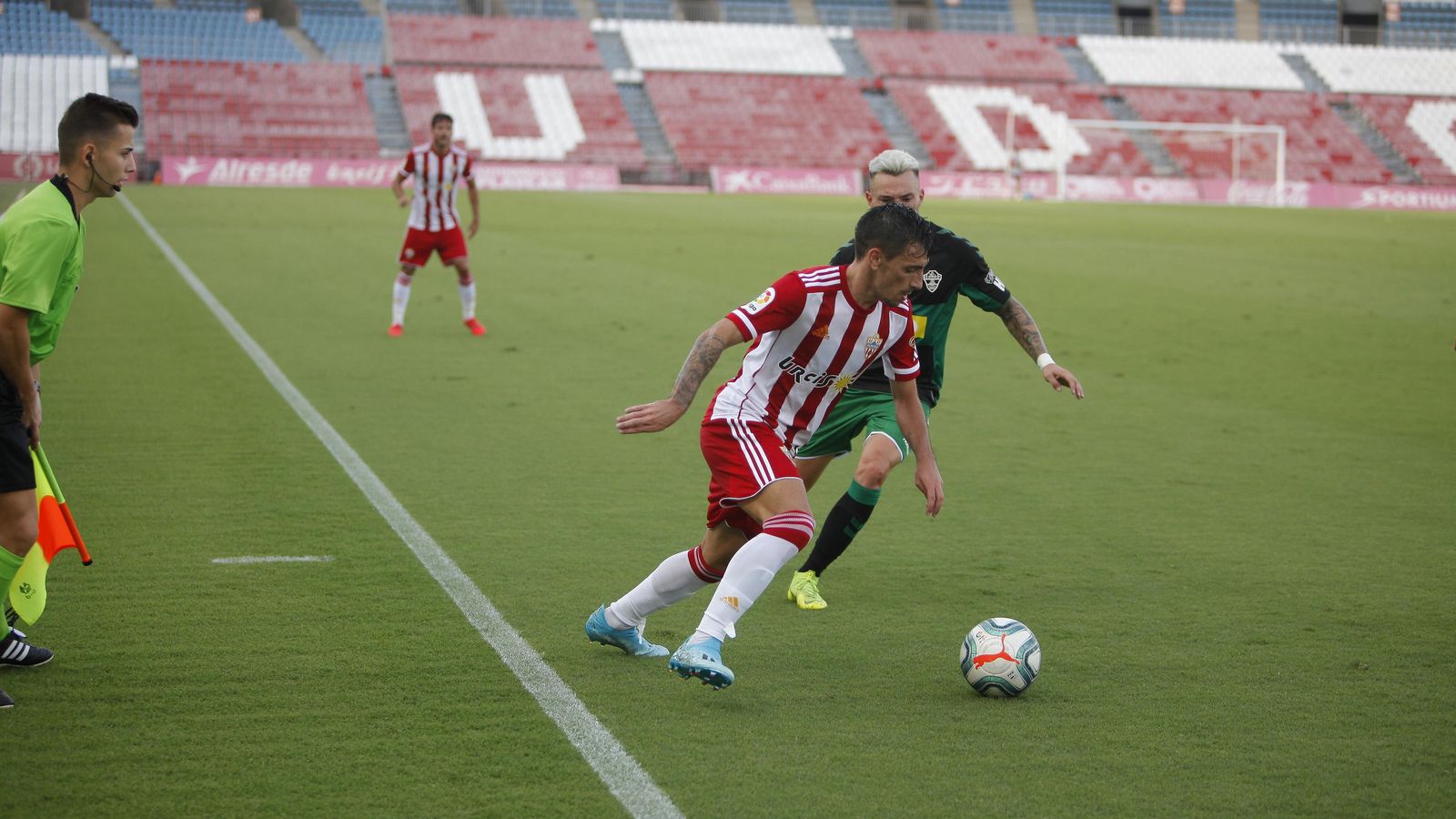 Gaspar en una acción ofensa del encuentro ante el Elche