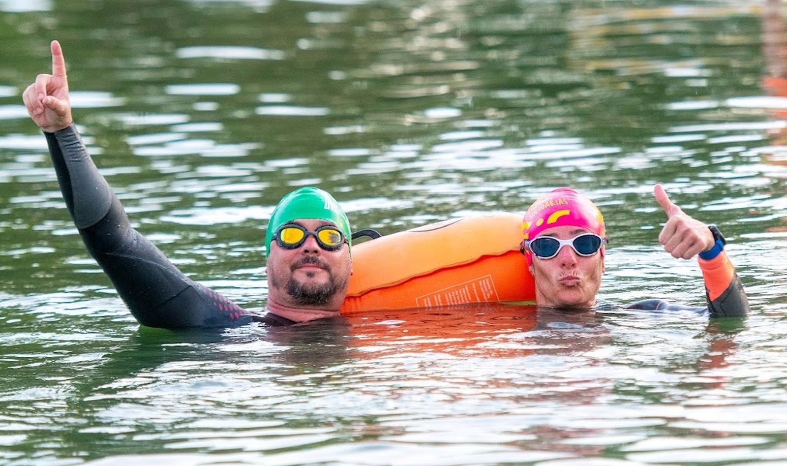 Triatlón a lo largo del Guadalquivir a beneficio de la Fundación Vicente Ferrer