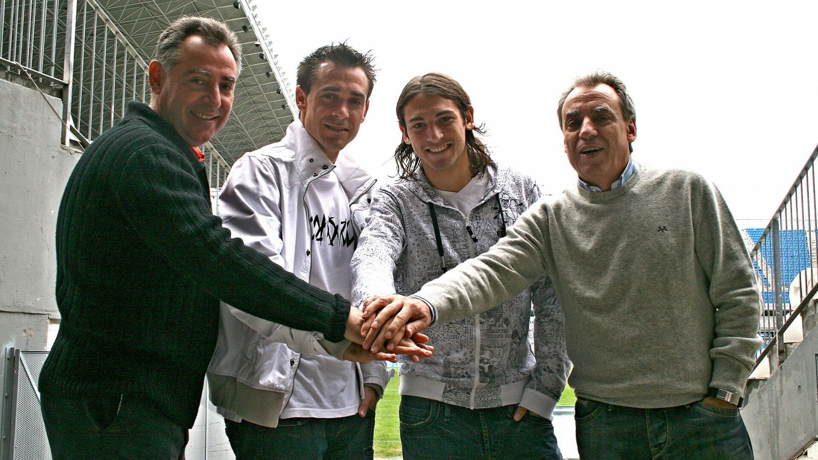 Los hermanos Pérez Frías junto a Nacho y Perico Pérez Santamaría.