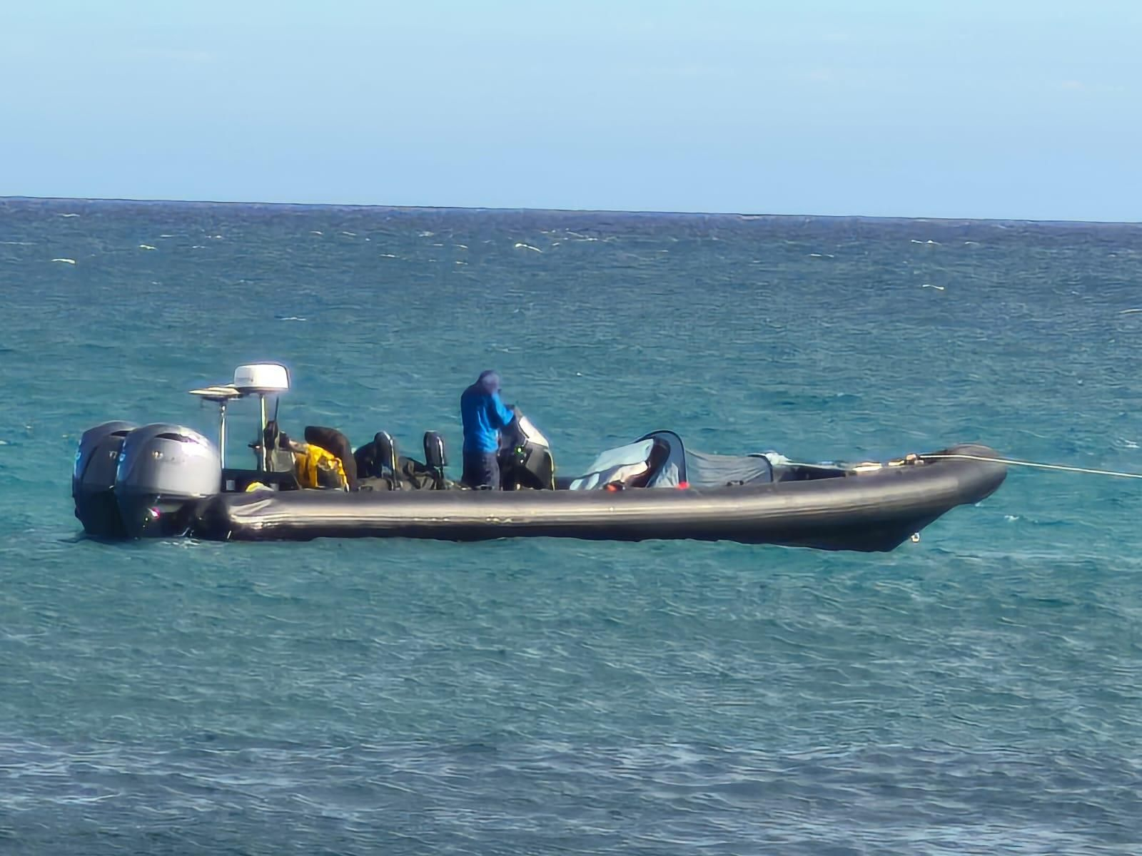 Una nueva narcolancha "chulea" a las autoridades en el Cabo de Gata