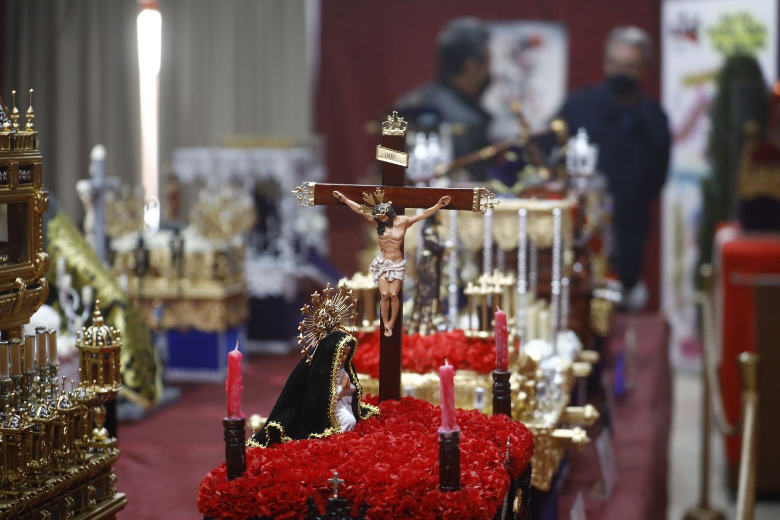La exposición de pasos de Semana Santa en miniatura de la Asociación de Vecinos Nuestra Señora de Belén, en imágenes
