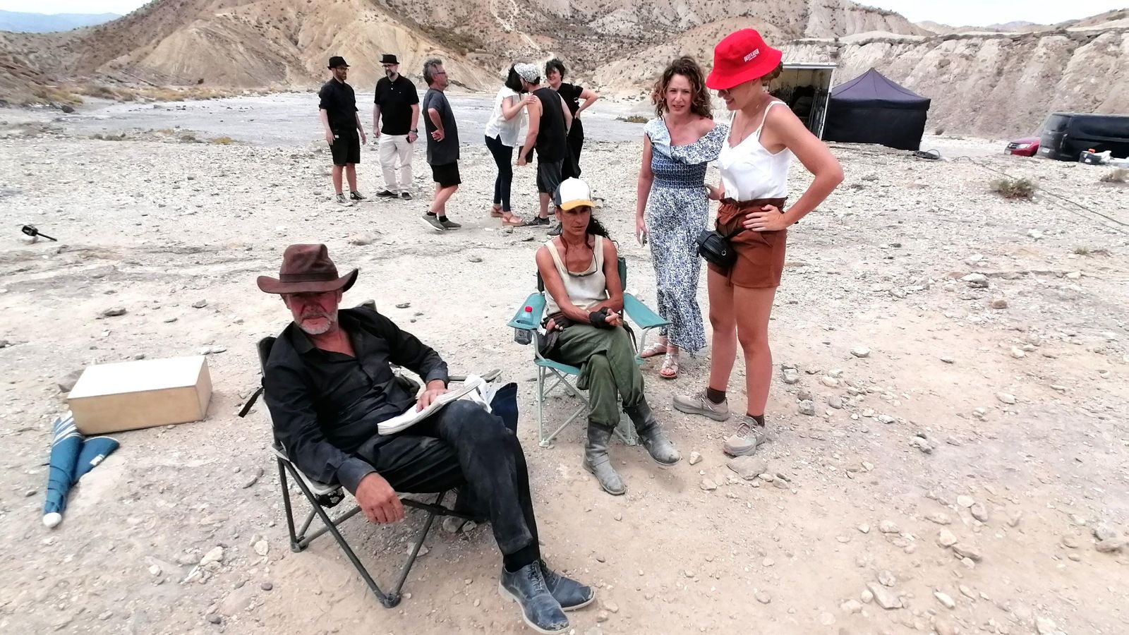 Los dos protagonistas antes de llevar a cabo una de las escenas.