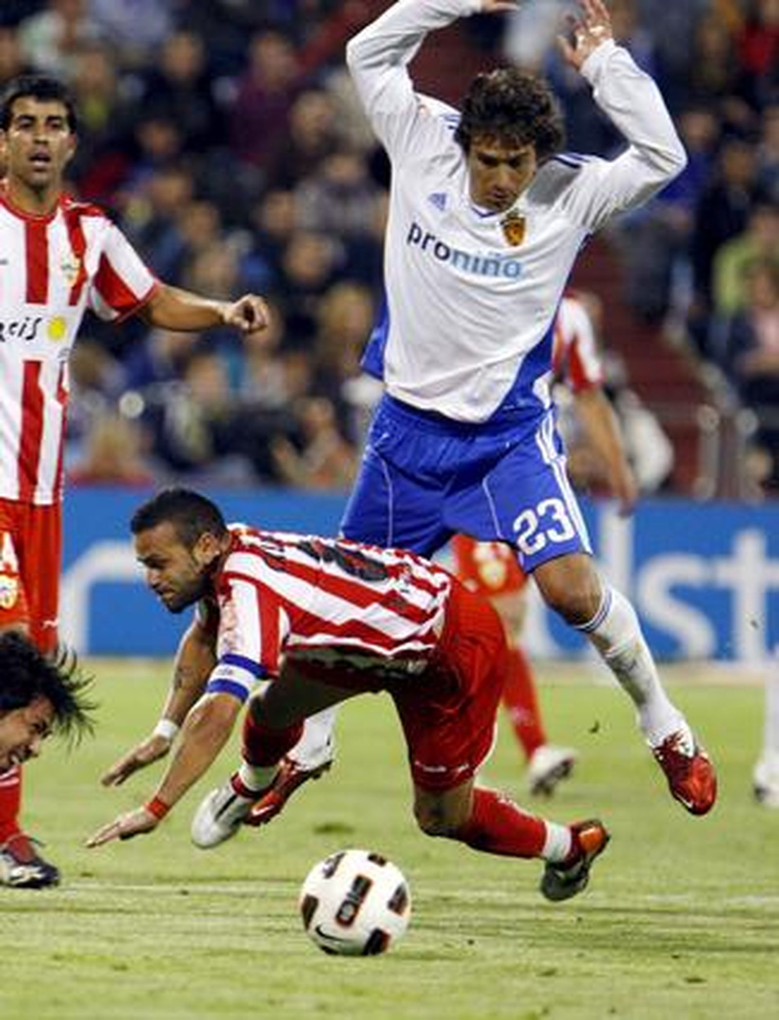 Los de Oltra, más colistas tras perder un crucial encuentro ante el Zaragoza.

Foto: Javier Cebollada/ EFE