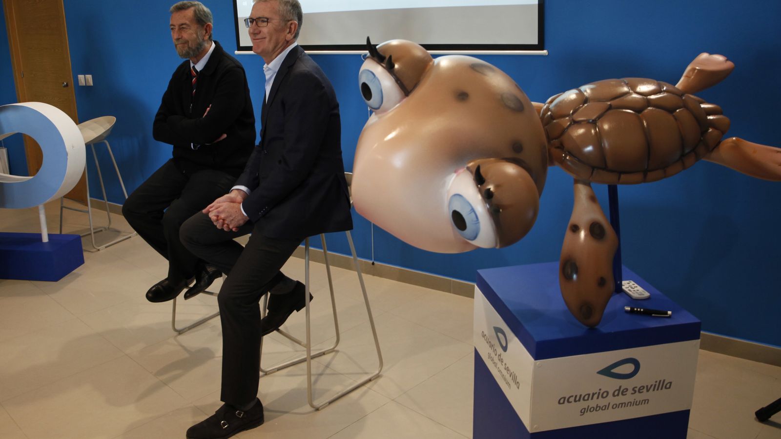 Representantes de la nueva empresa gestora explican su proyecto.