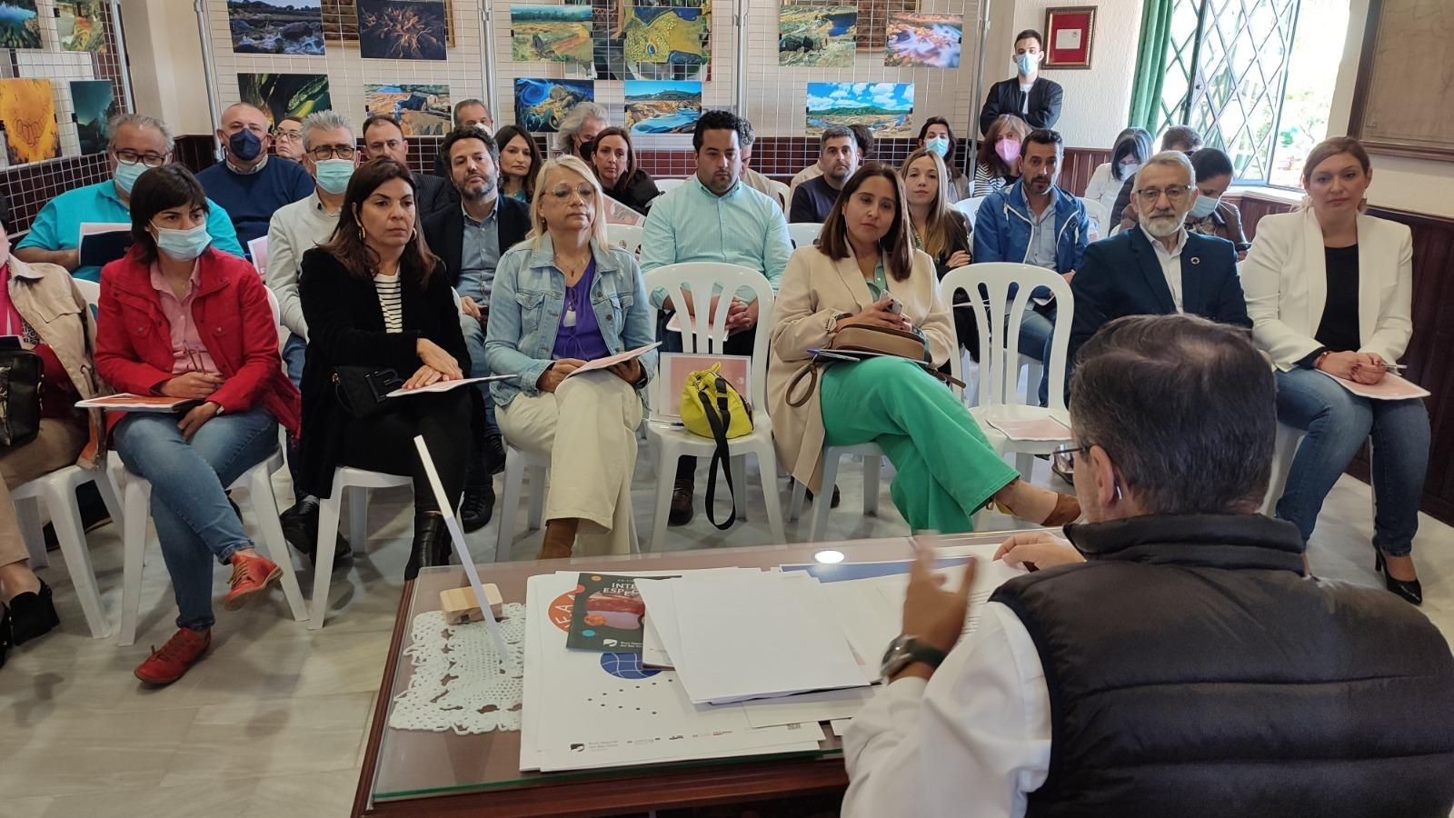 La exposición fotográfica se encuentra actualmente en la Casa Dirección de Valverde del Camino