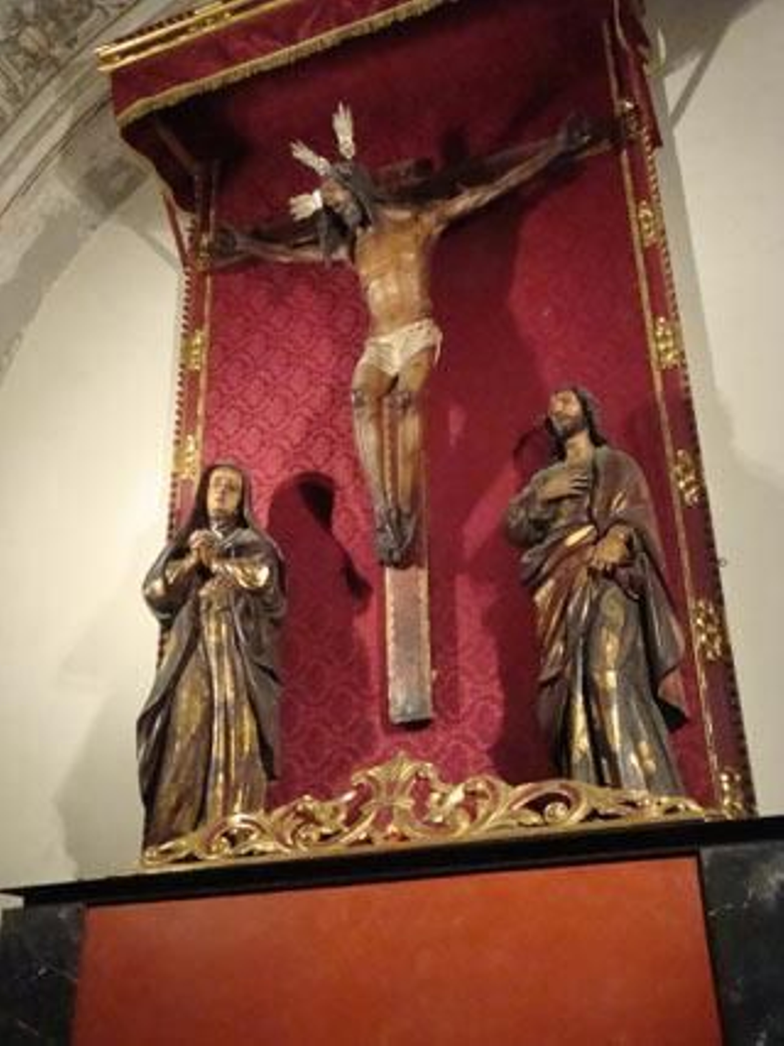 Crucificado de Confalón, Parroquia de la Magdalena.