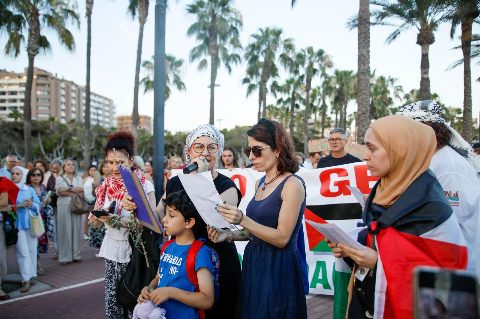 Imágenes de la manifestación en Almería por el genocidio en Palestina