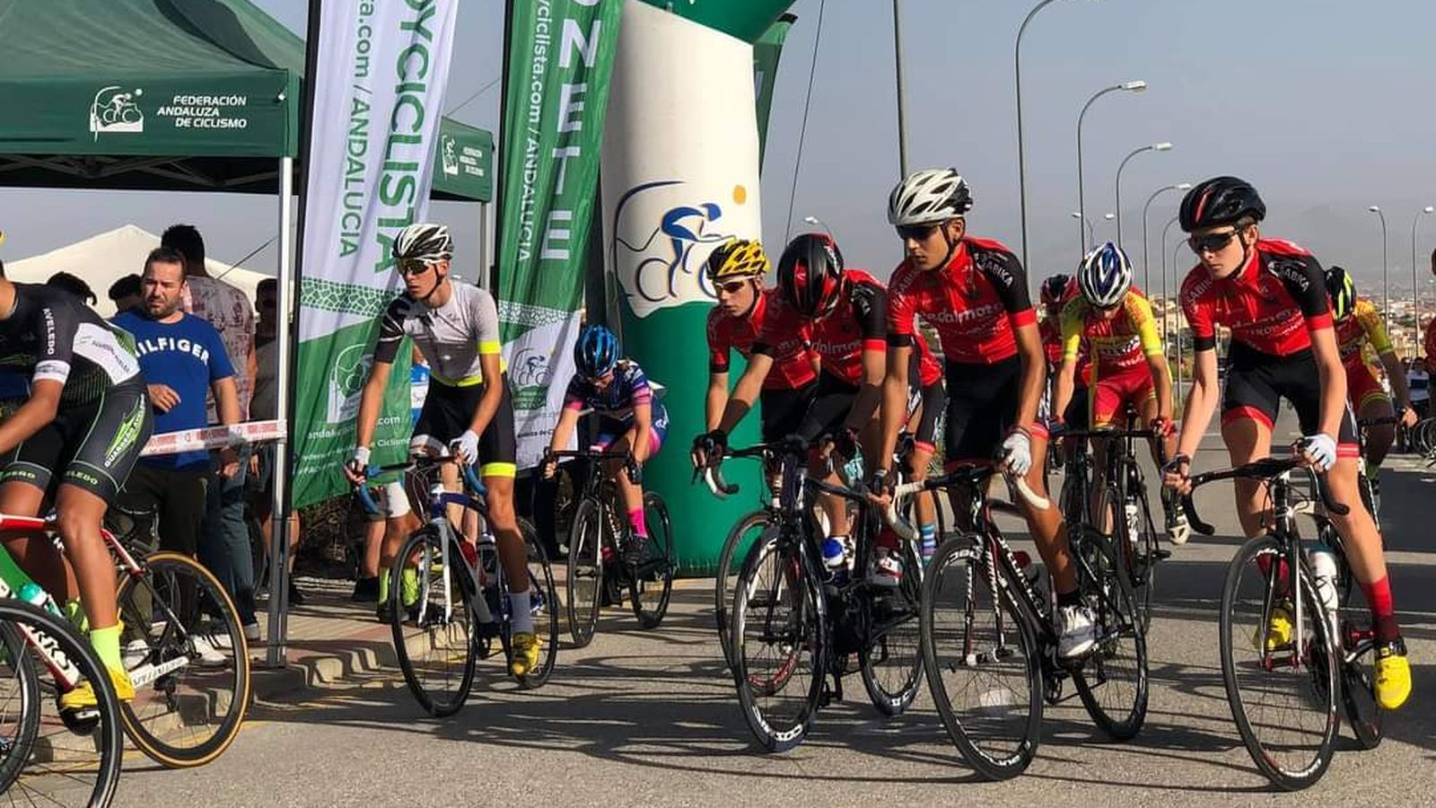 Más de 350 ciclistas participarán en el XXVII Memorial ‘José Luis y Rafa Muros’ de Otura